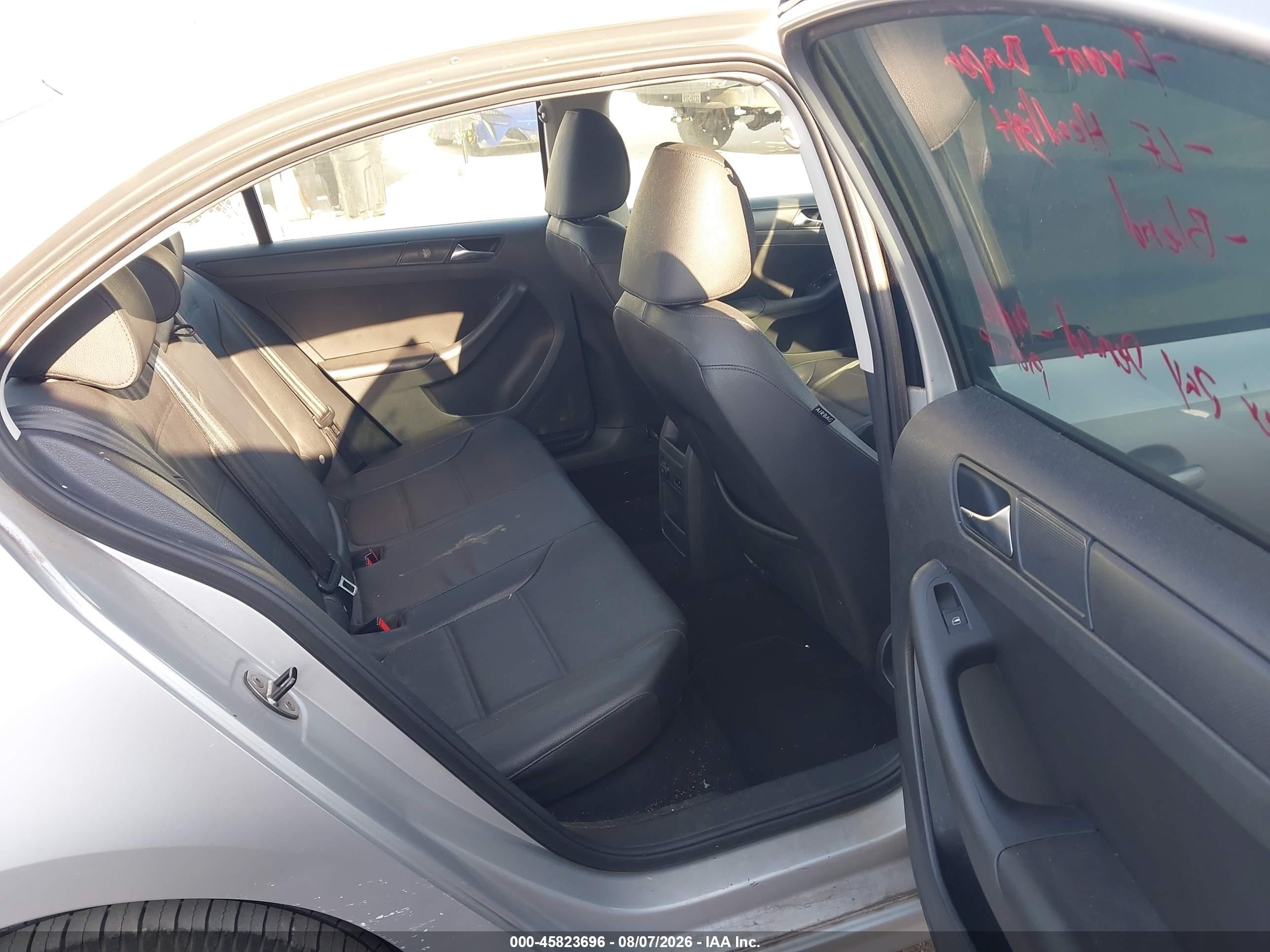 2012 Volkswagen Jetta 2.5l Se Silver vin: 3VWDX7AJ9CM323930