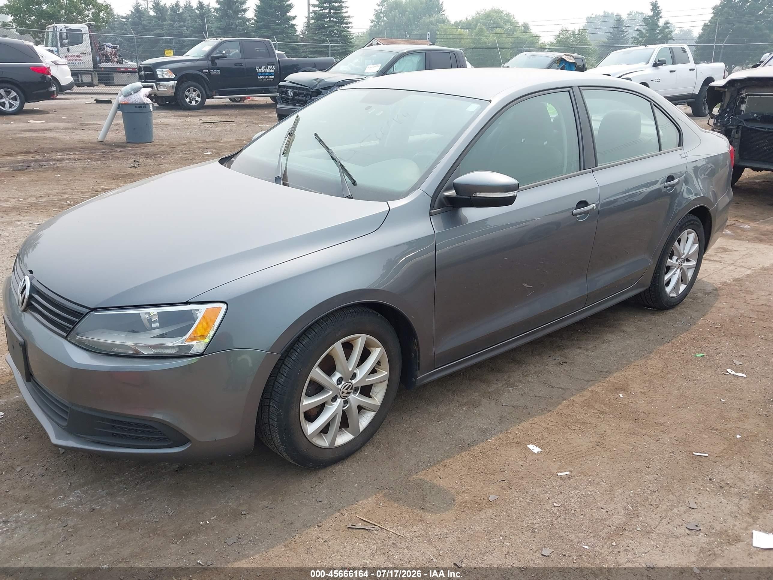 2012 Volkswagen Jetta 2.5l Se Silver vin: 3VWDX7AJ9CM416947