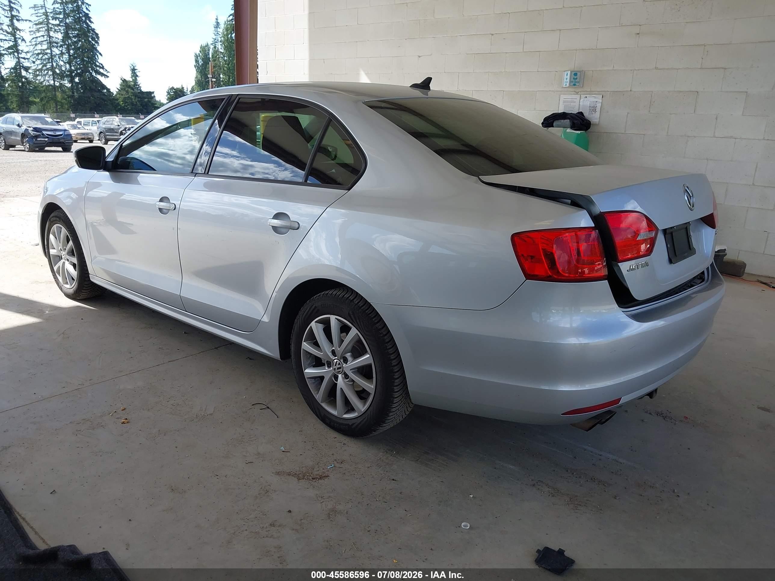 2012 Volkswagen Jetta 2.5l Se Silver vin: 3VWDX7AJ9CM462245
