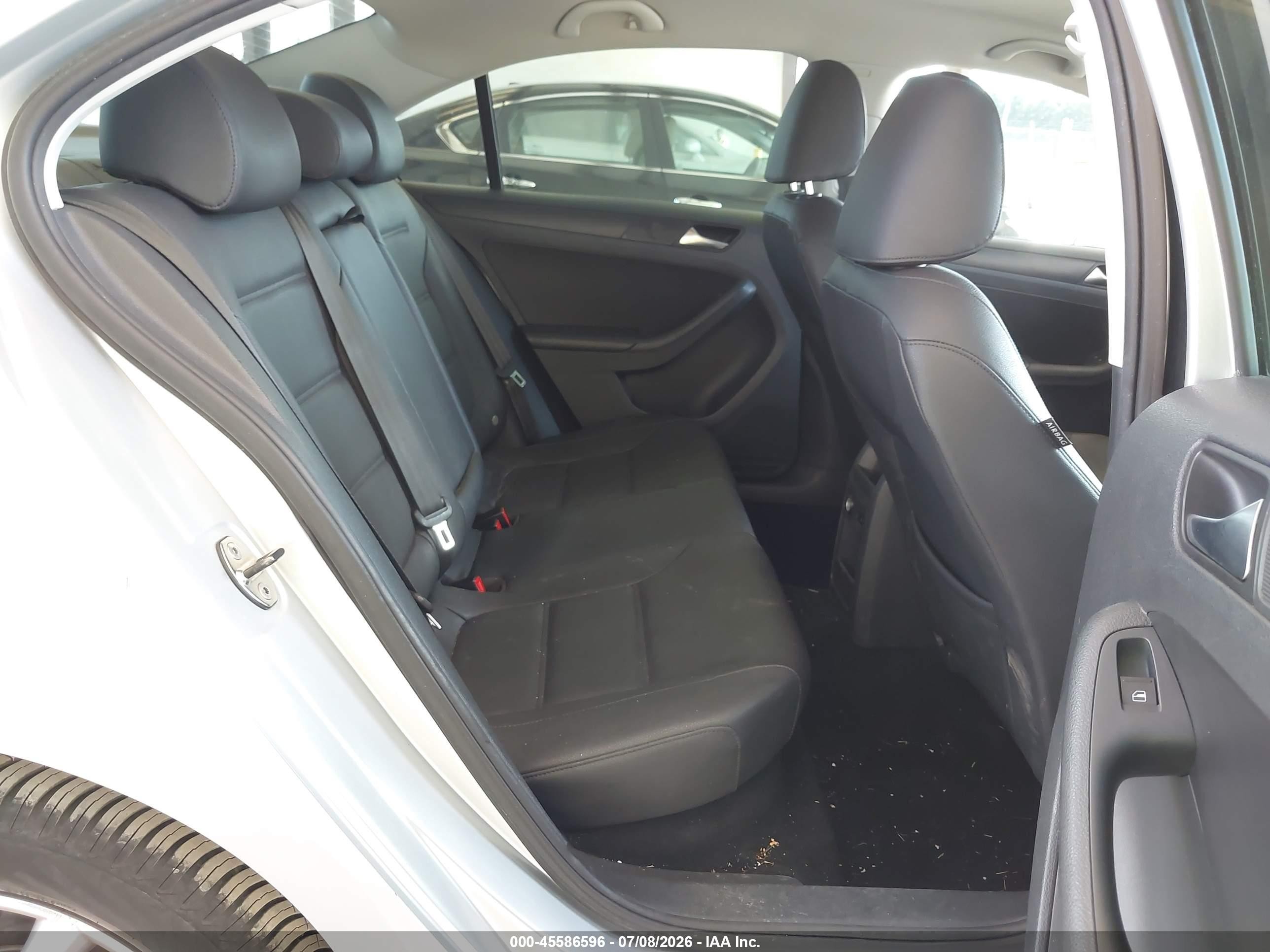 2012 Volkswagen Jetta 2.5l Se Silver vin: 3VWDX7AJ9CM462245