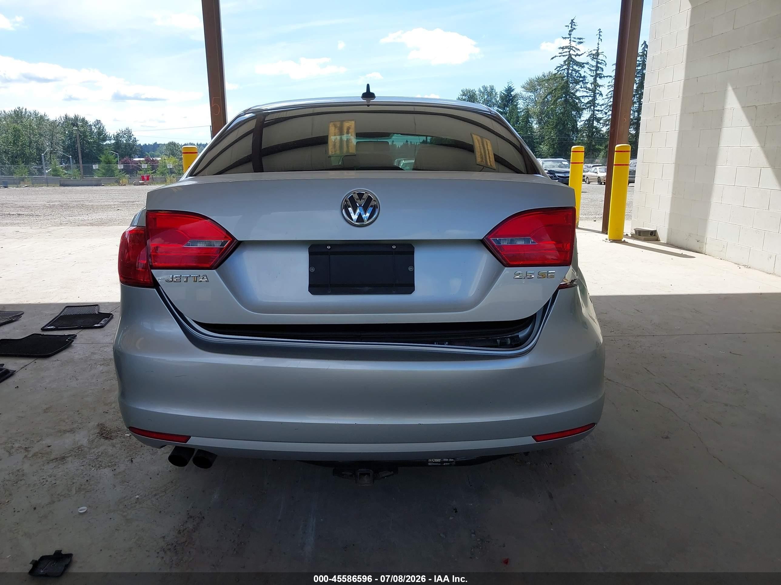 2012 Volkswagen Jetta 2.5l Se Silver vin: 3VWDX7AJ9CM462245