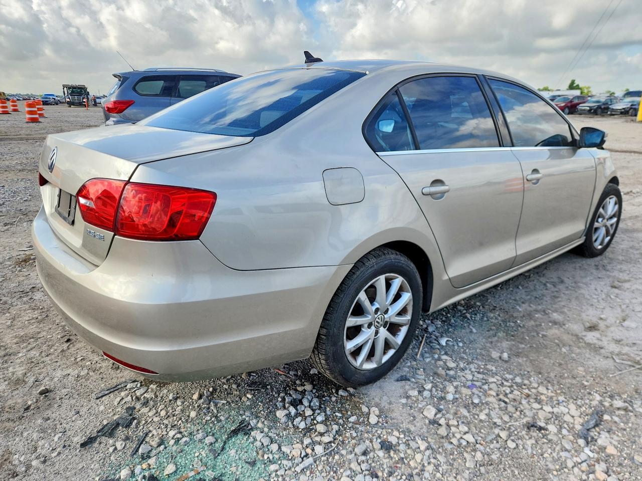 2013 Volkswagen Jetta Se Beige vin: 3VWDX7AJ9DM231430