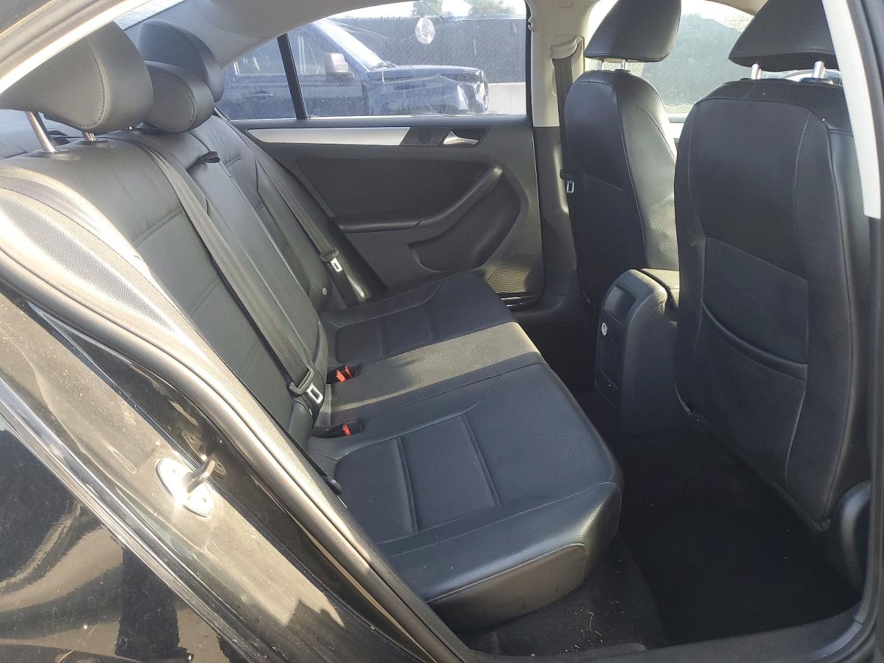 2013 Volkswagen Jetta Se Black vin: 3VWDX7AJ9DM353947