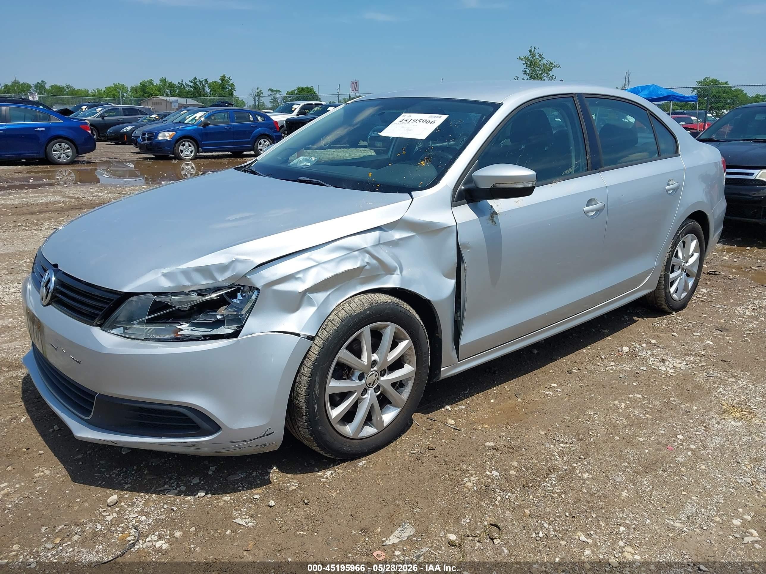 2011 Volkswagen Jetta 2.5l Se Silver vin: 3VWDX7AJXBM133049