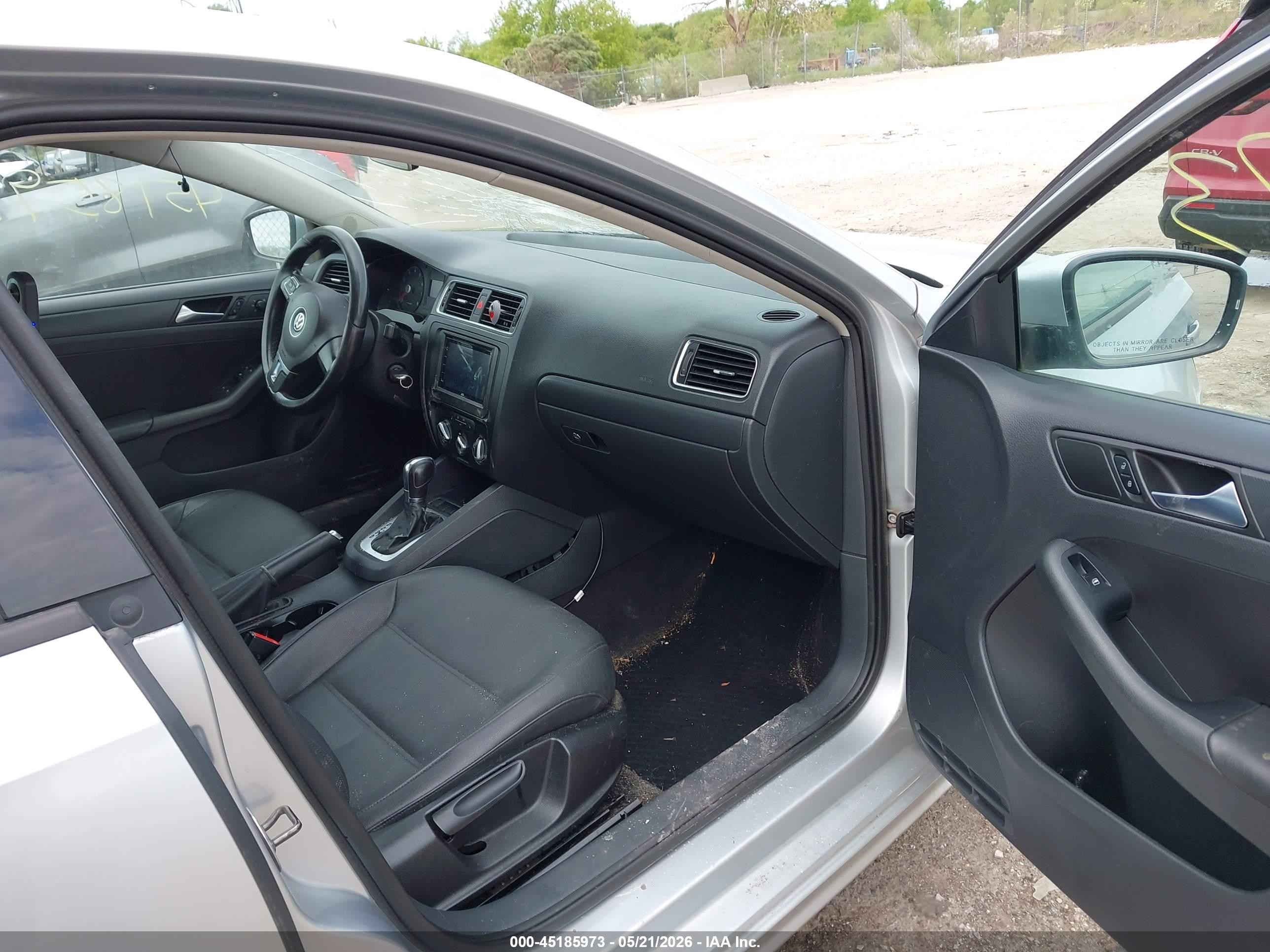 2011 Volkswagen Jetta 2.5l Se Silver vin: 3VWDX7AJXBM303541