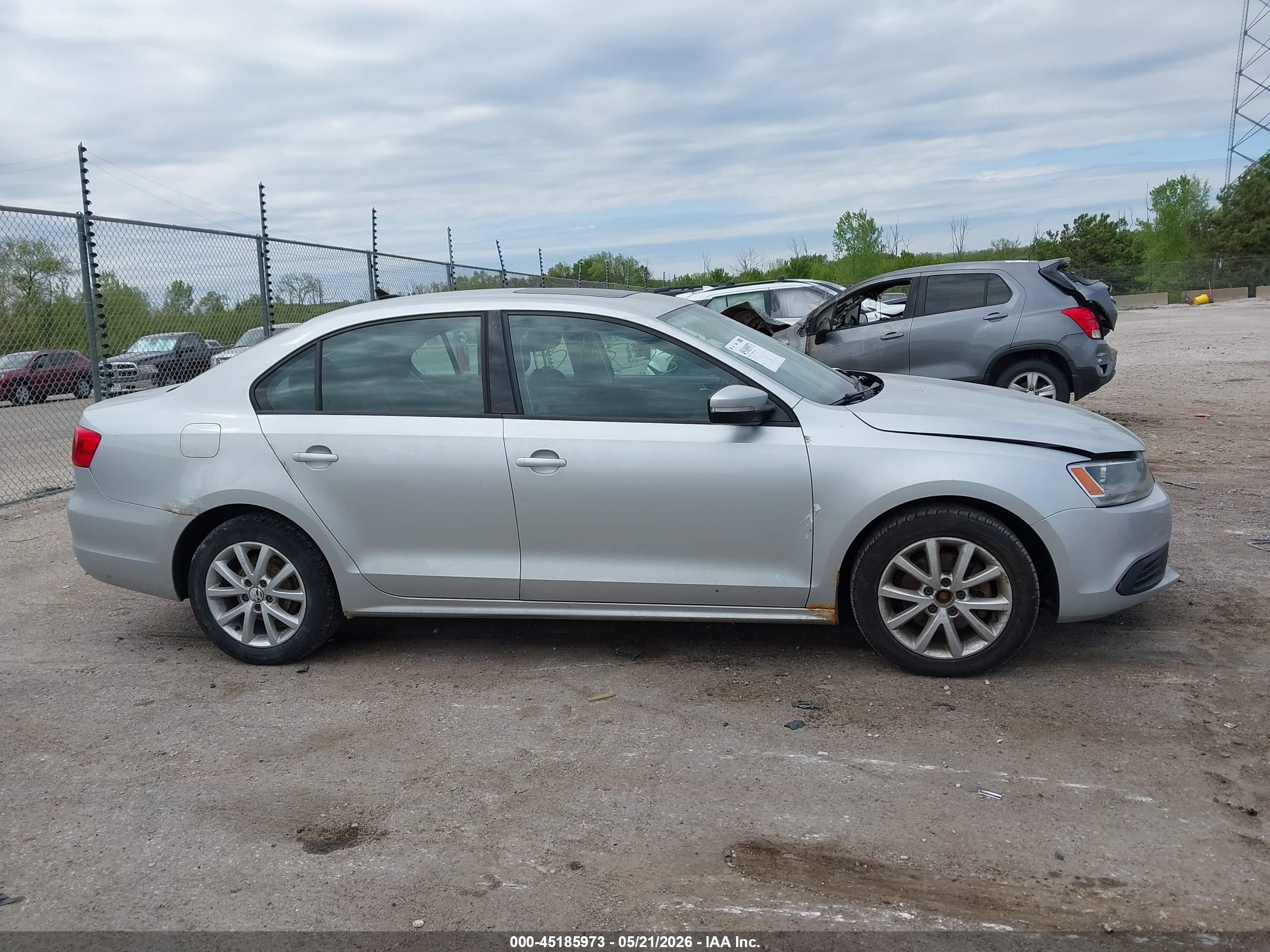 2011 Volkswagen Jetta 2.5l Se Silver vin: 3VWDX7AJXBM303541