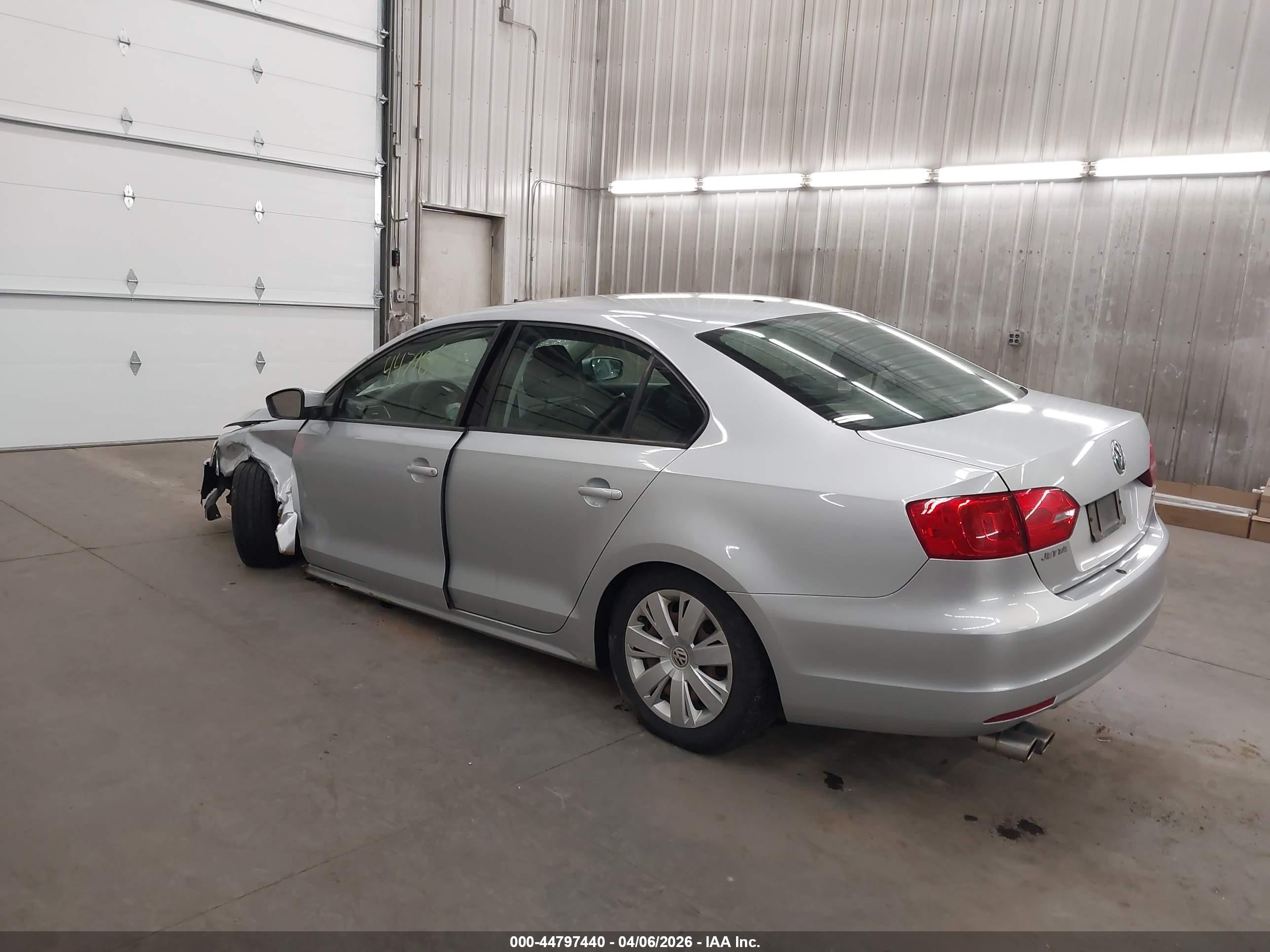 2011 Volkswagen Jetta 2.5l Se Silver vin: 3VWDX7AJXBM337706