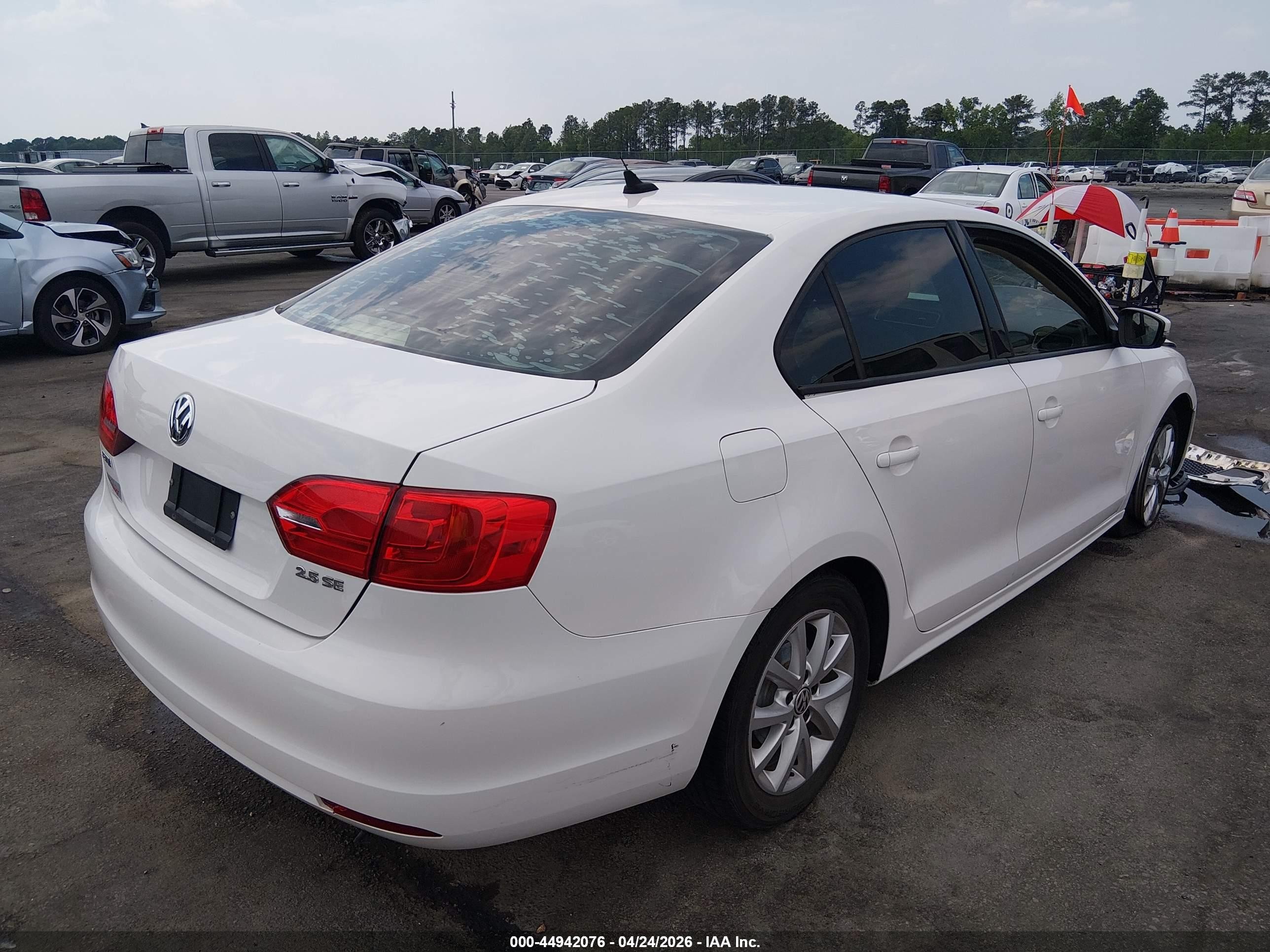 2012 Volkswagen Jetta 2.5l Se White vin: 3VWDX7AJXCM303086