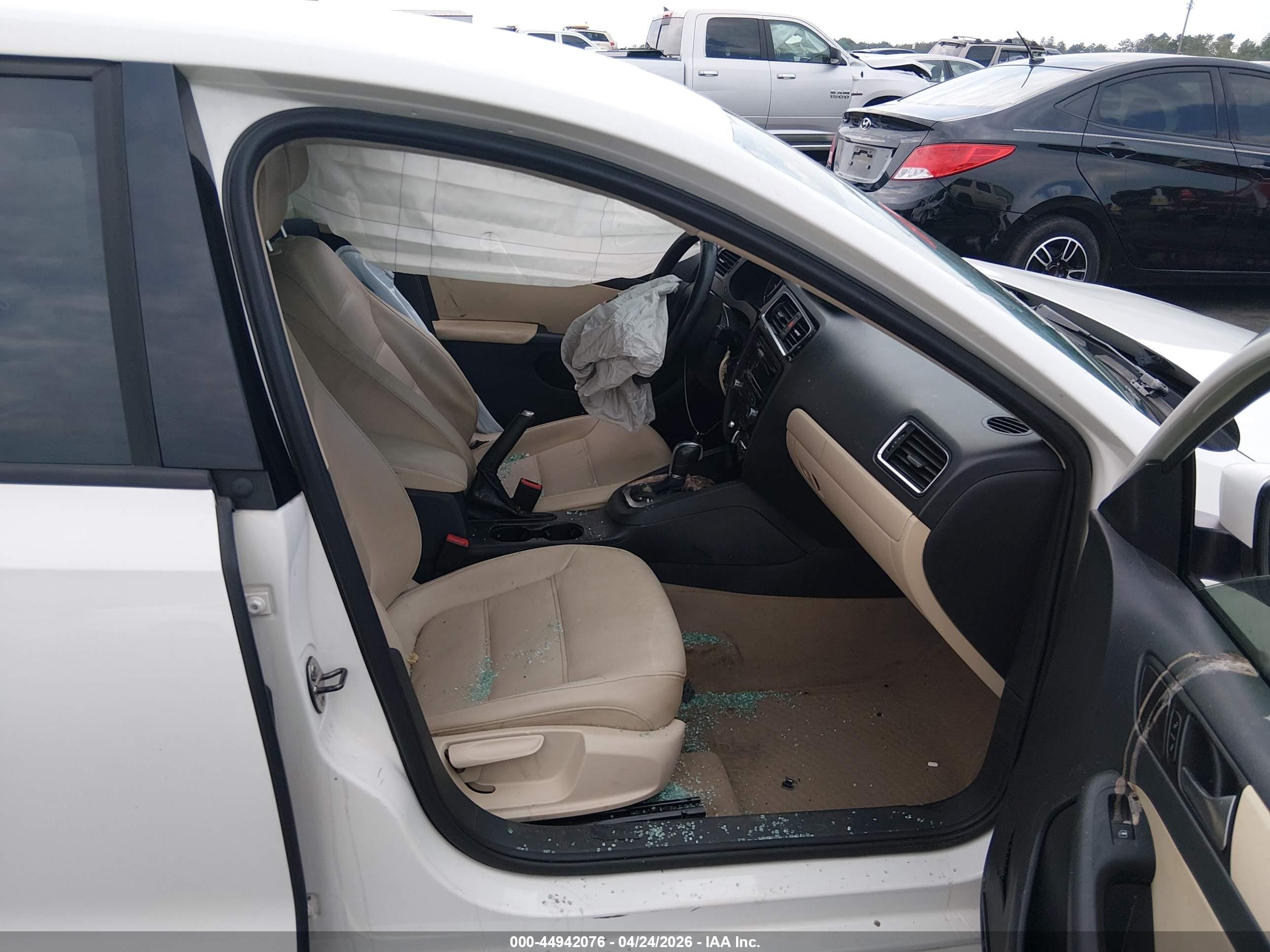 2012 Volkswagen Jetta 2.5l Se White vin: 3VWDX7AJXCM303086