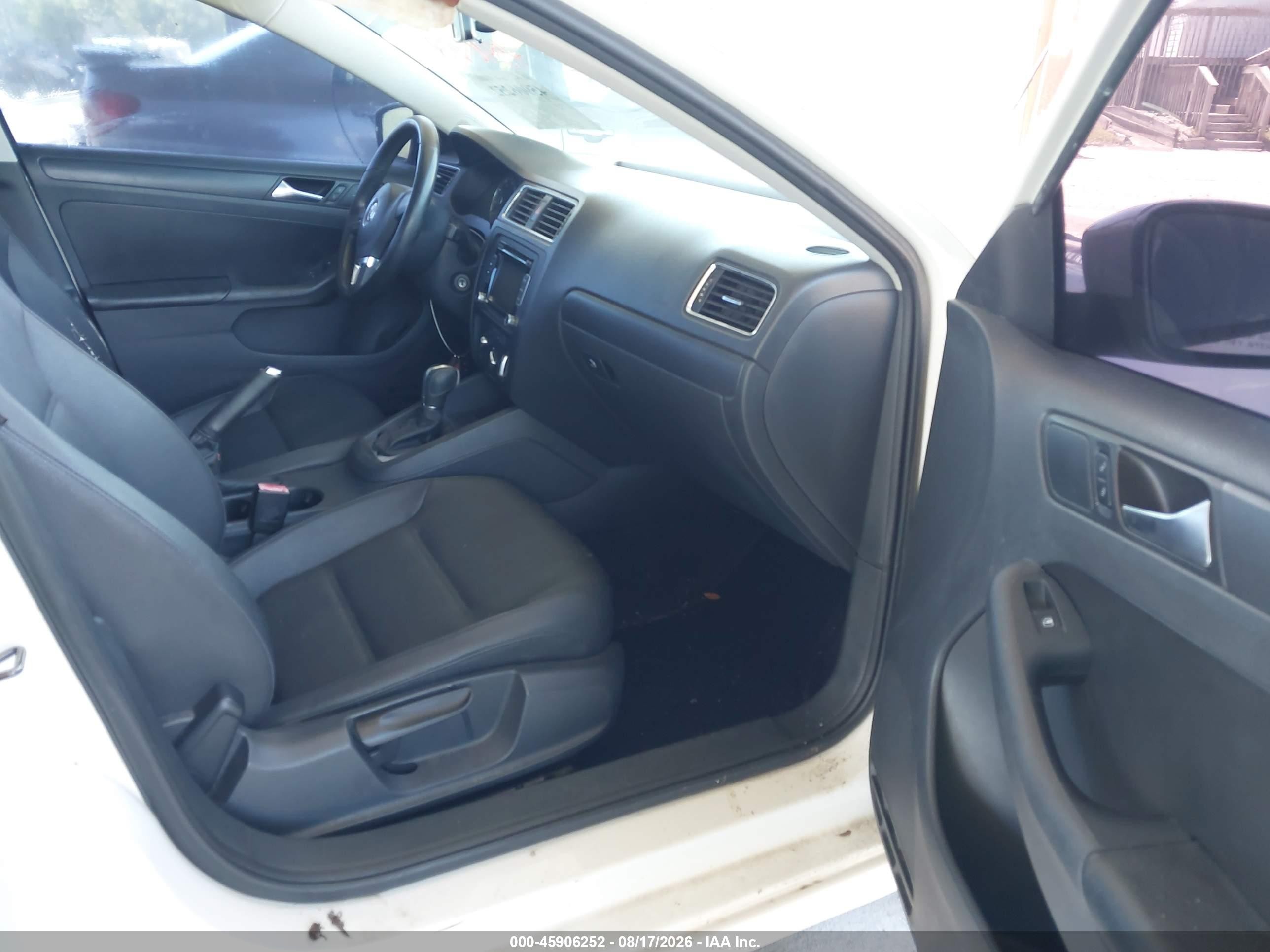 2012 Volkswagen Jetta 2.5l Se White vin: 3VWDX7AJXCM323306