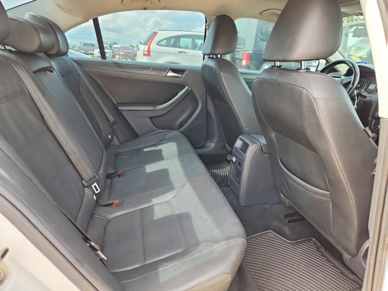 2012 Volkswagen Jetta Se Белый vin: 3VWDX7AJXCM324181