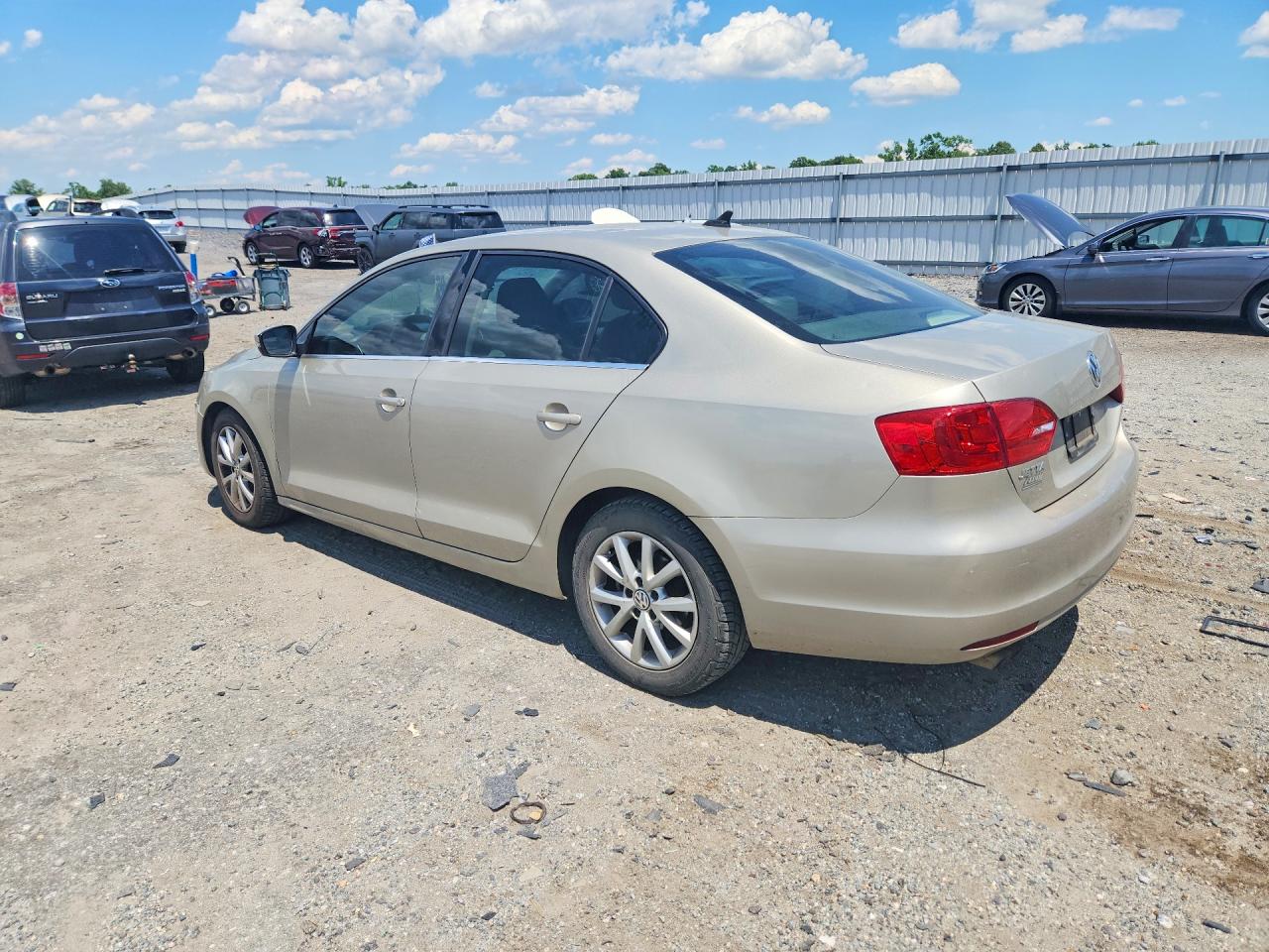 2013 Volkswagen Jetta Se Cream vin: 3VWDX7AJXDM301856