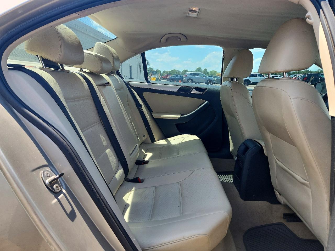 2013 Volkswagen Jetta Se Cream vin: 3VWDX7AJXDM301856