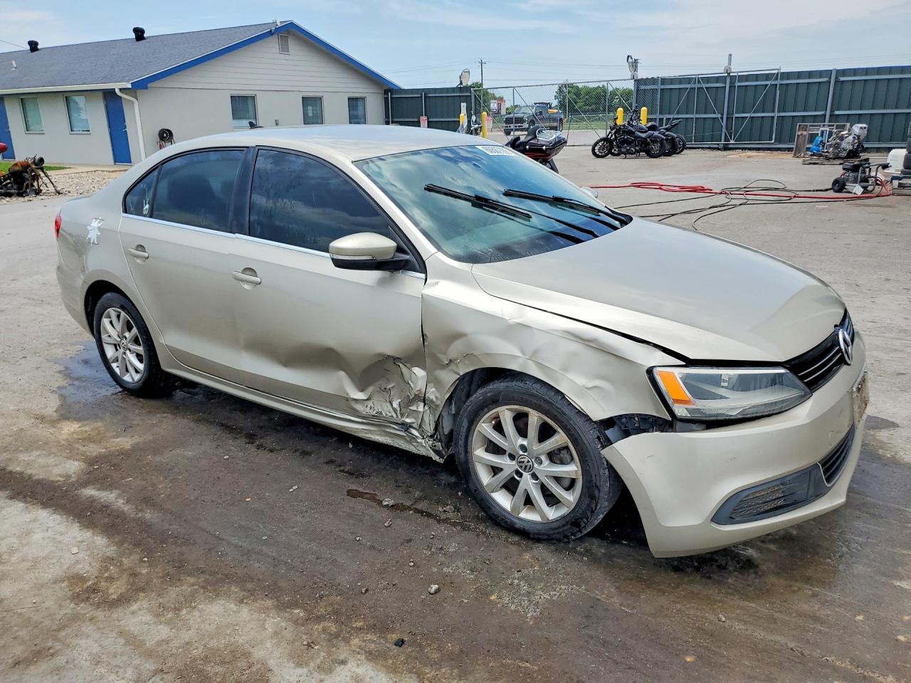 2013 Volkswagen Jetta Se Желто-коричневый vin: 3VWDX7AJXDM303915