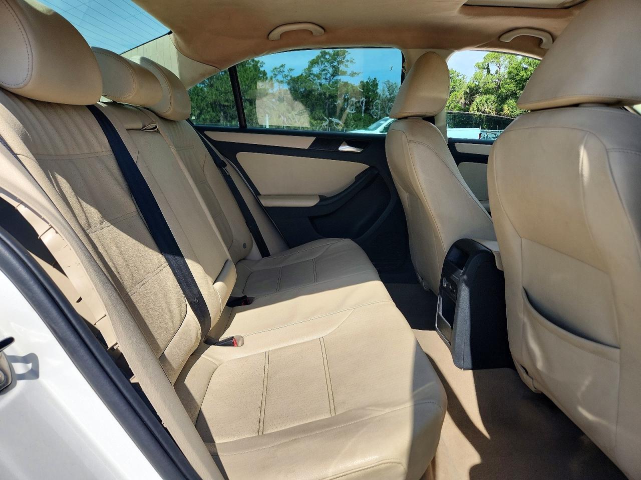 2011 Volkswagen Jetta Se White vin: 3VWDZ7AJ1BM036834