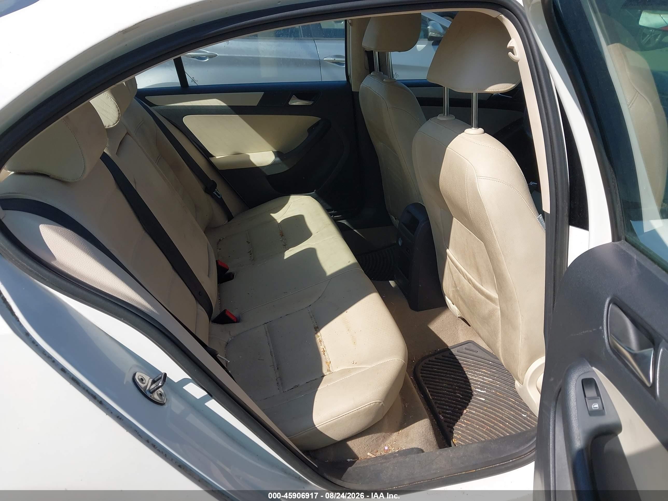 2011 Volkswagen Jetta 2.5l Se Белый vin: 3VWDZ7AJ1BM302367