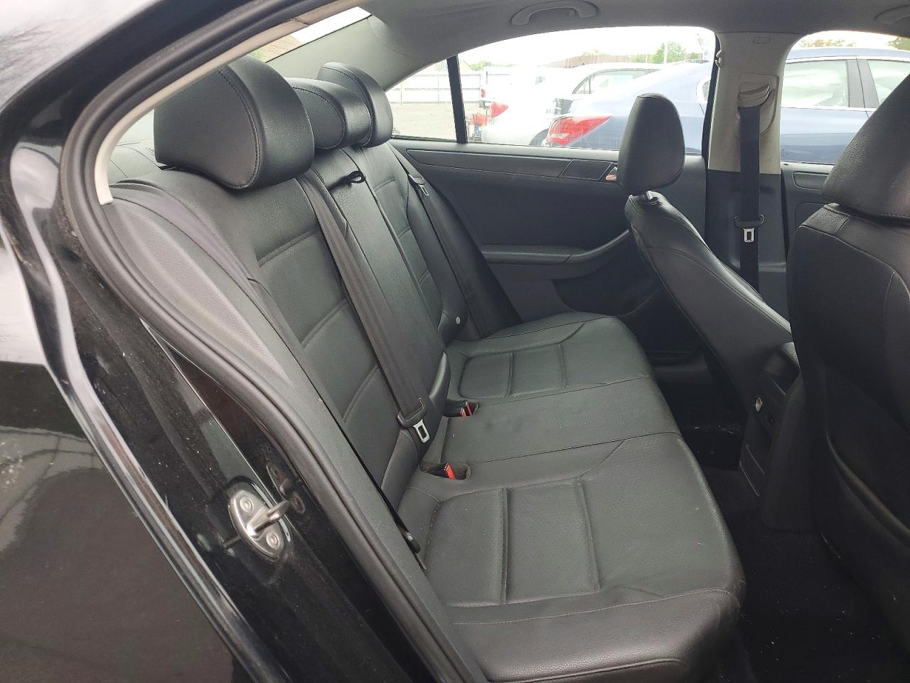 2011 Volkswagen Jetta Se Black vin: 3VWDZ7AJ1BM304829