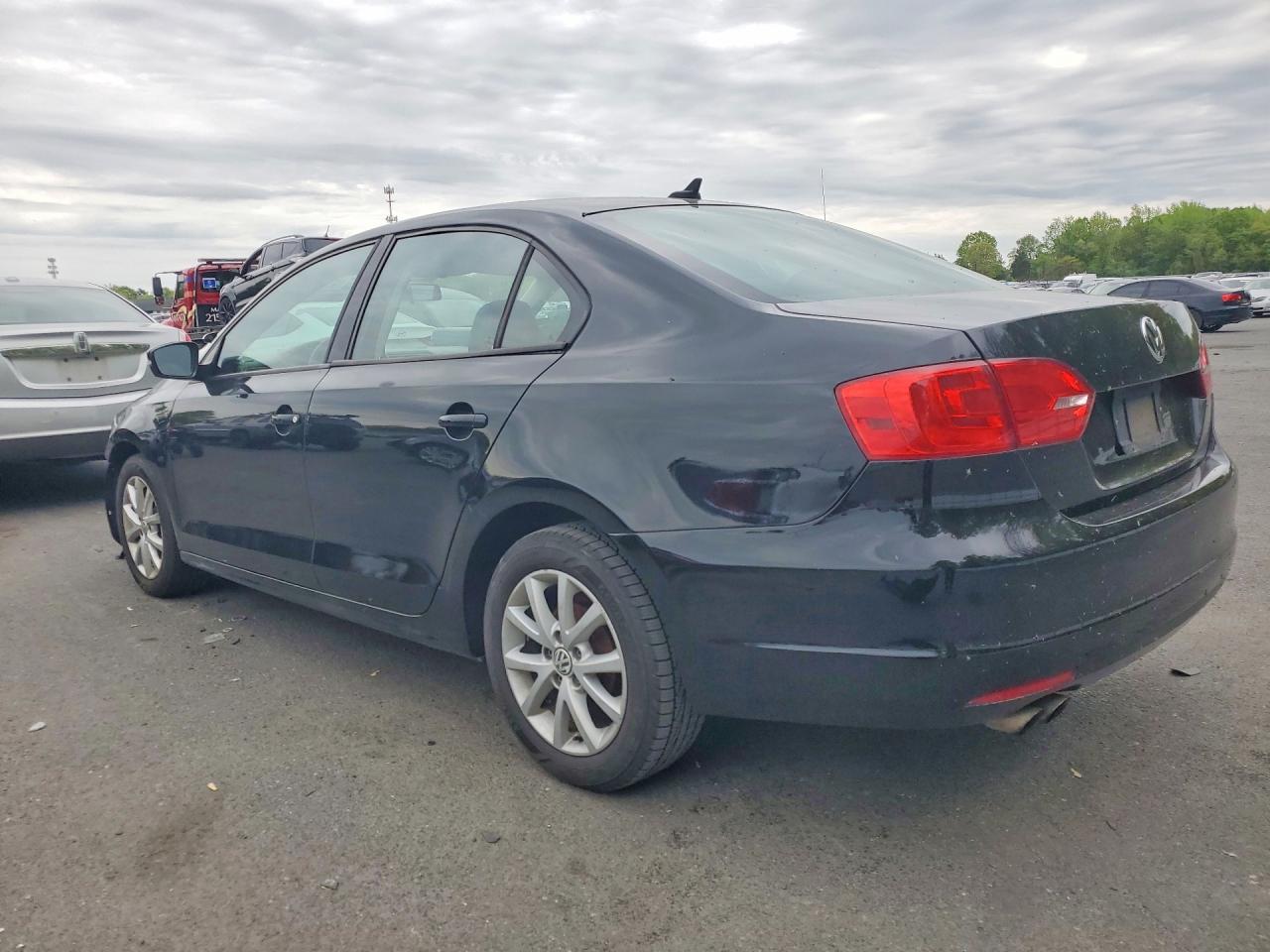 2011 Volkswagen Jetta Se Black vin: 3VWDZ7AJ1BM304829