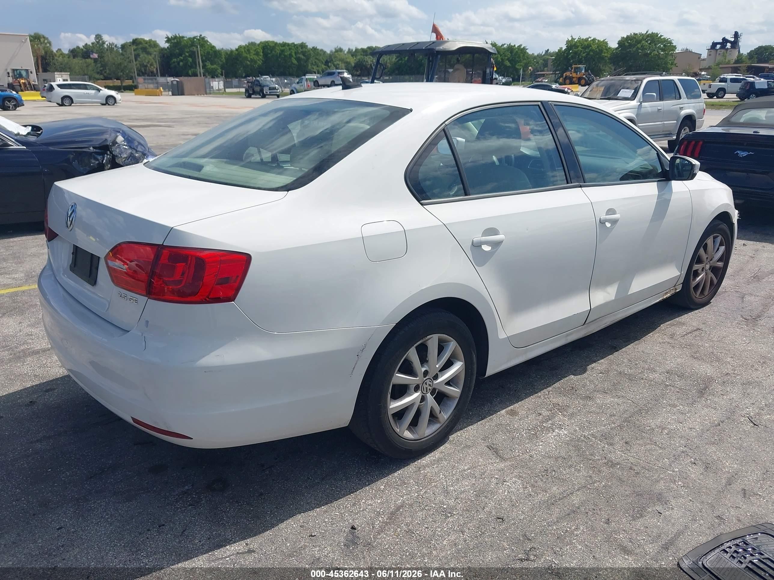 2011 Volkswagen Jetta 2.5l Se White vin: 3VWDZ7AJ1BM324126
