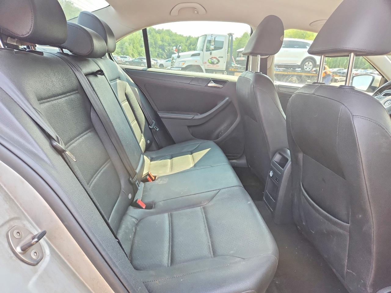 2011 Volkswagen Jetta Se Silver vin: 3VWDZ7AJ1BM346692