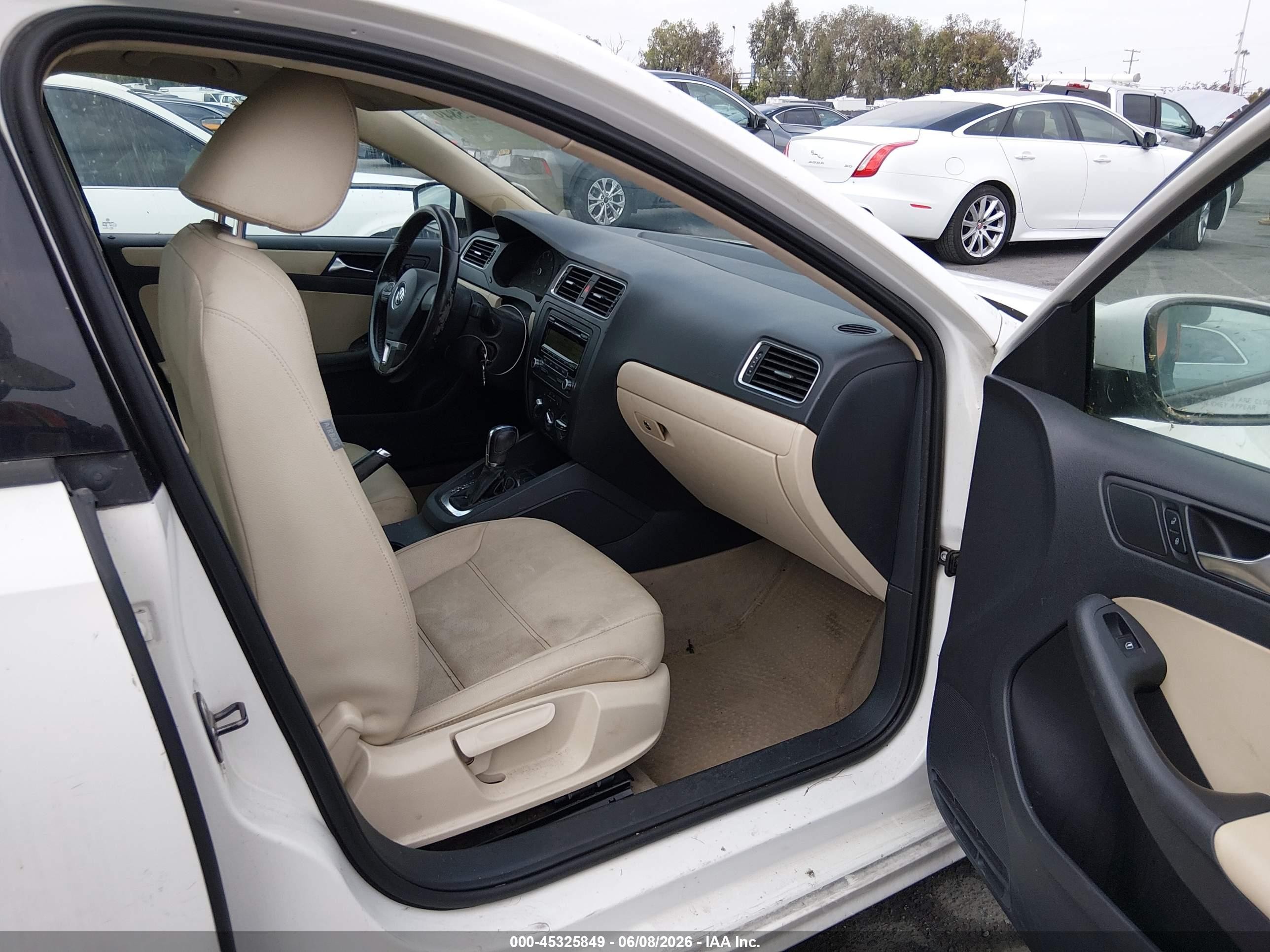 2011 Volkswagen Jetta 2.5l Se Белый vin: 3VWDZ7AJ2BM316309