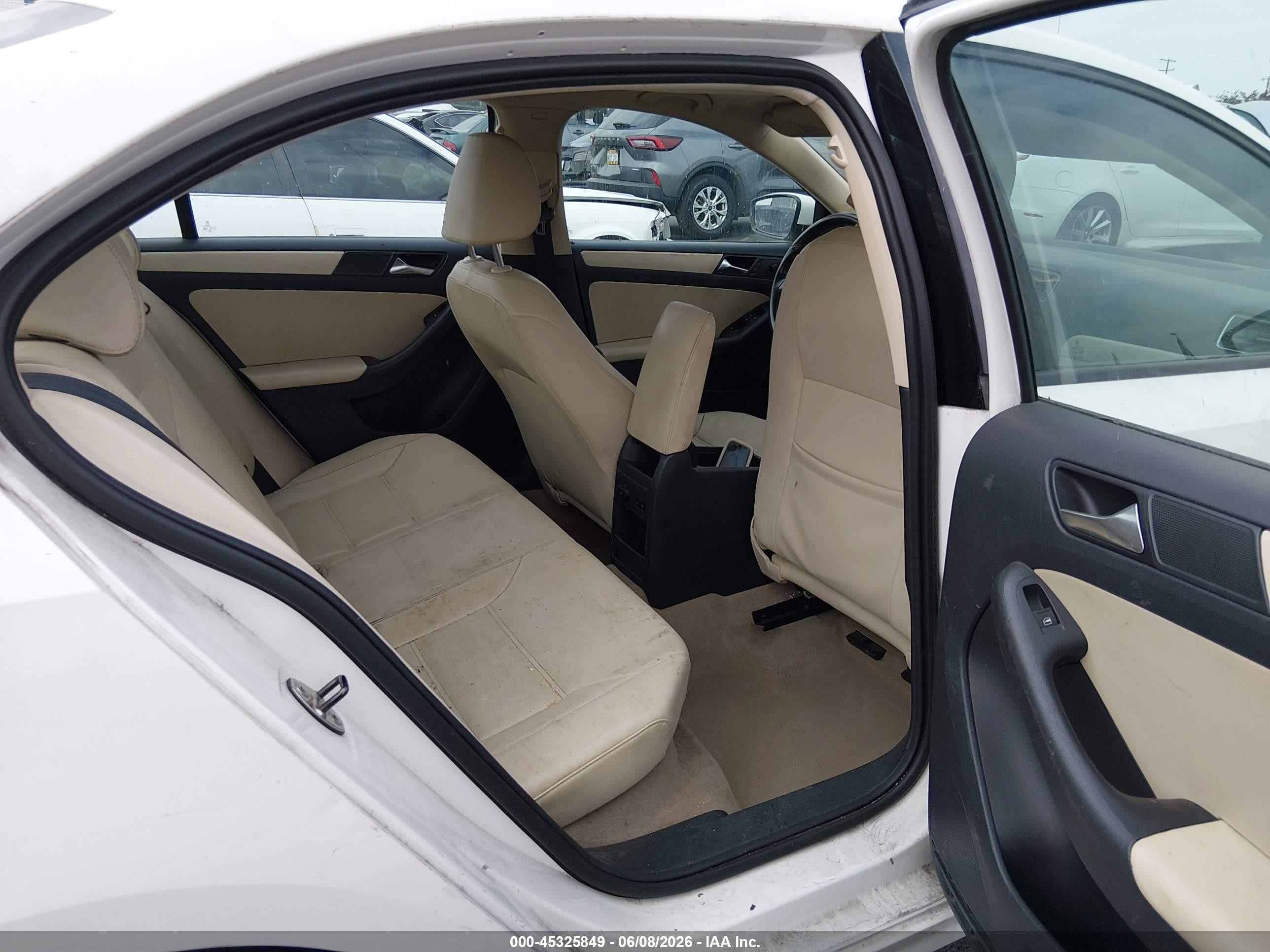 2011 Volkswagen Jetta 2.5l Se Белый vin: 3VWDZ7AJ2BM316309