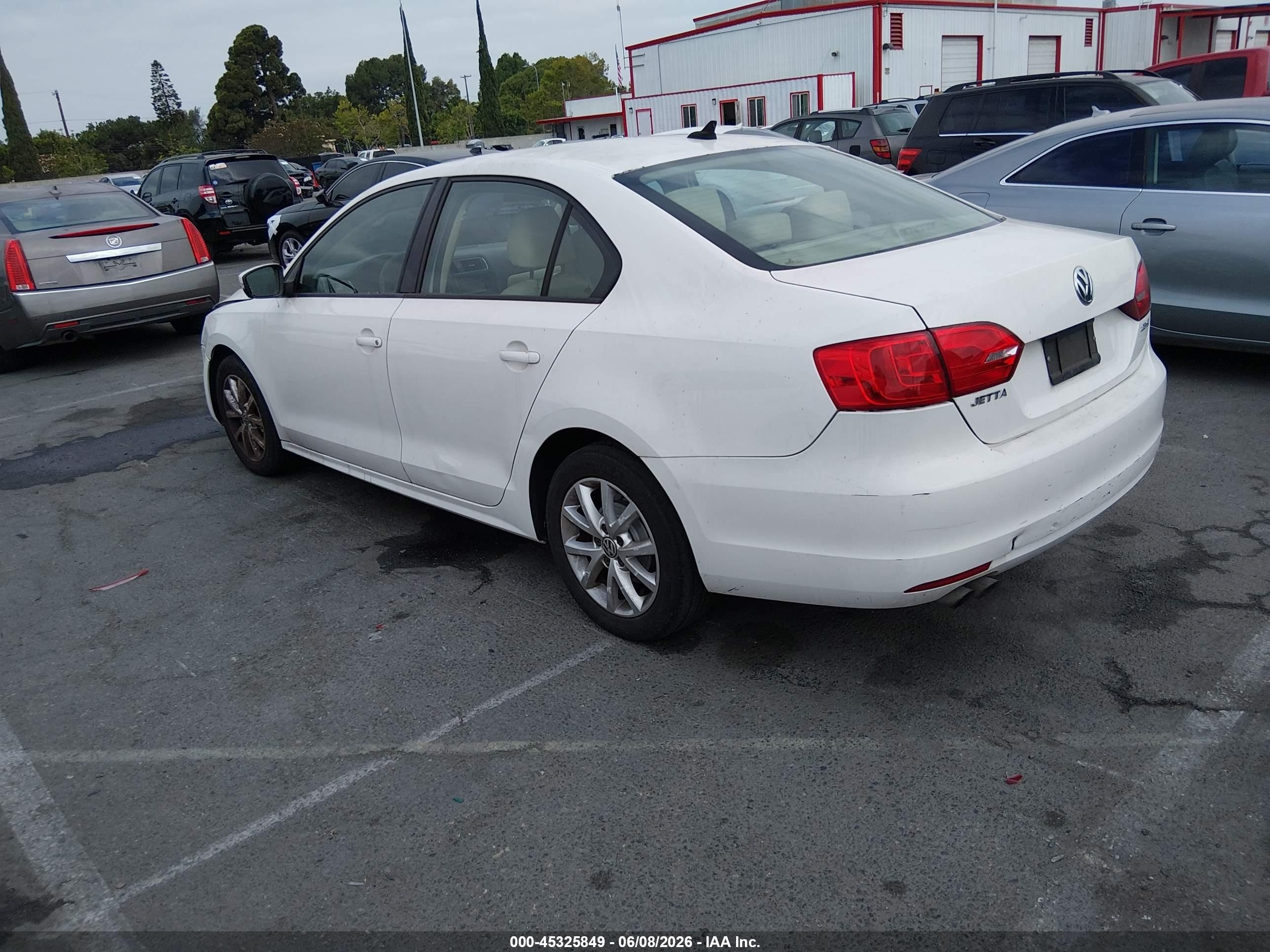 2011 Volkswagen Jetta 2.5l Se Белый vin: 3VWDZ7AJ2BM316309