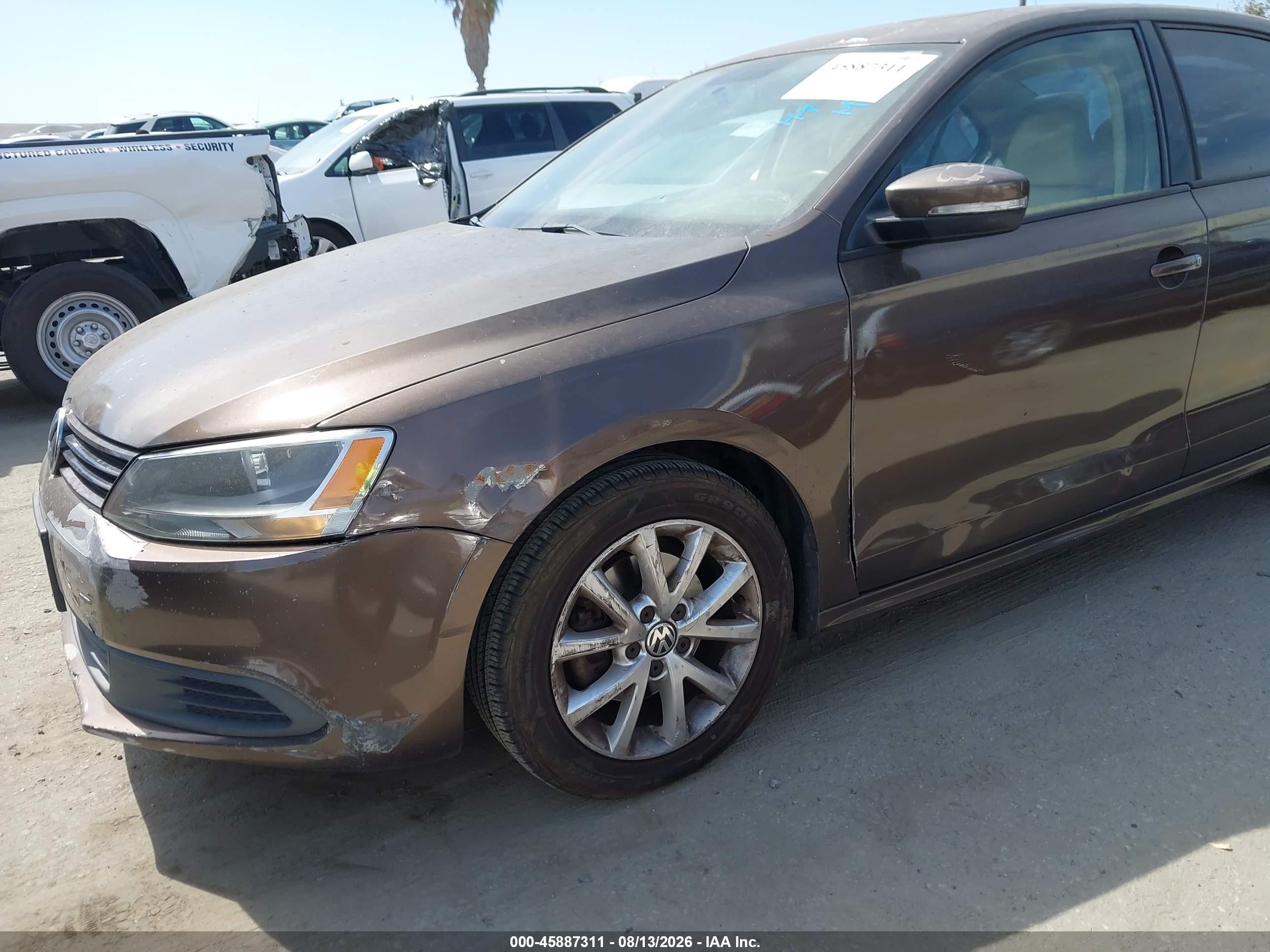 2011 Volkswagen Jetta 2.5l Se Brown vin: 3VWDZ7AJ2BM384285