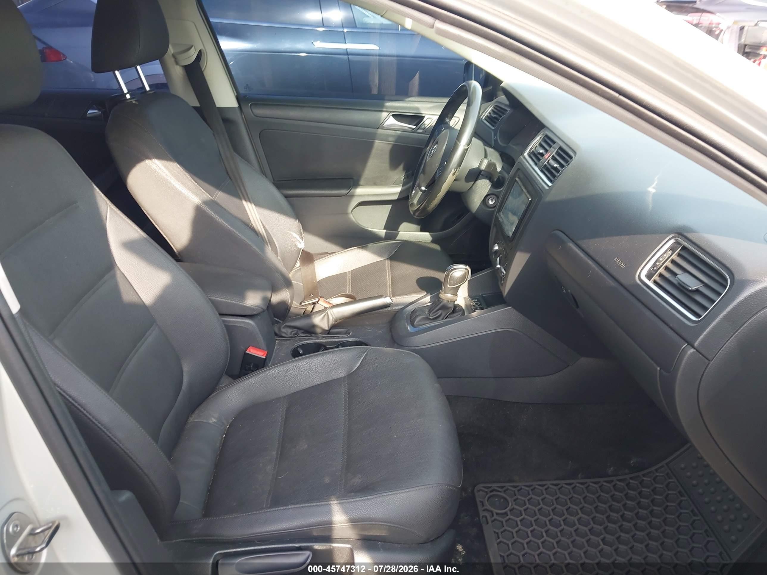 2011 Volkswagen Jetta 2.5l Se Silver vin: 3VWDZ7AJ4BM346878