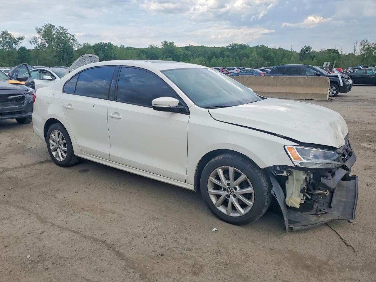 2011 Volkswagen Jetta Se Белый vin: 3VWDZ7AJ4BM384045
