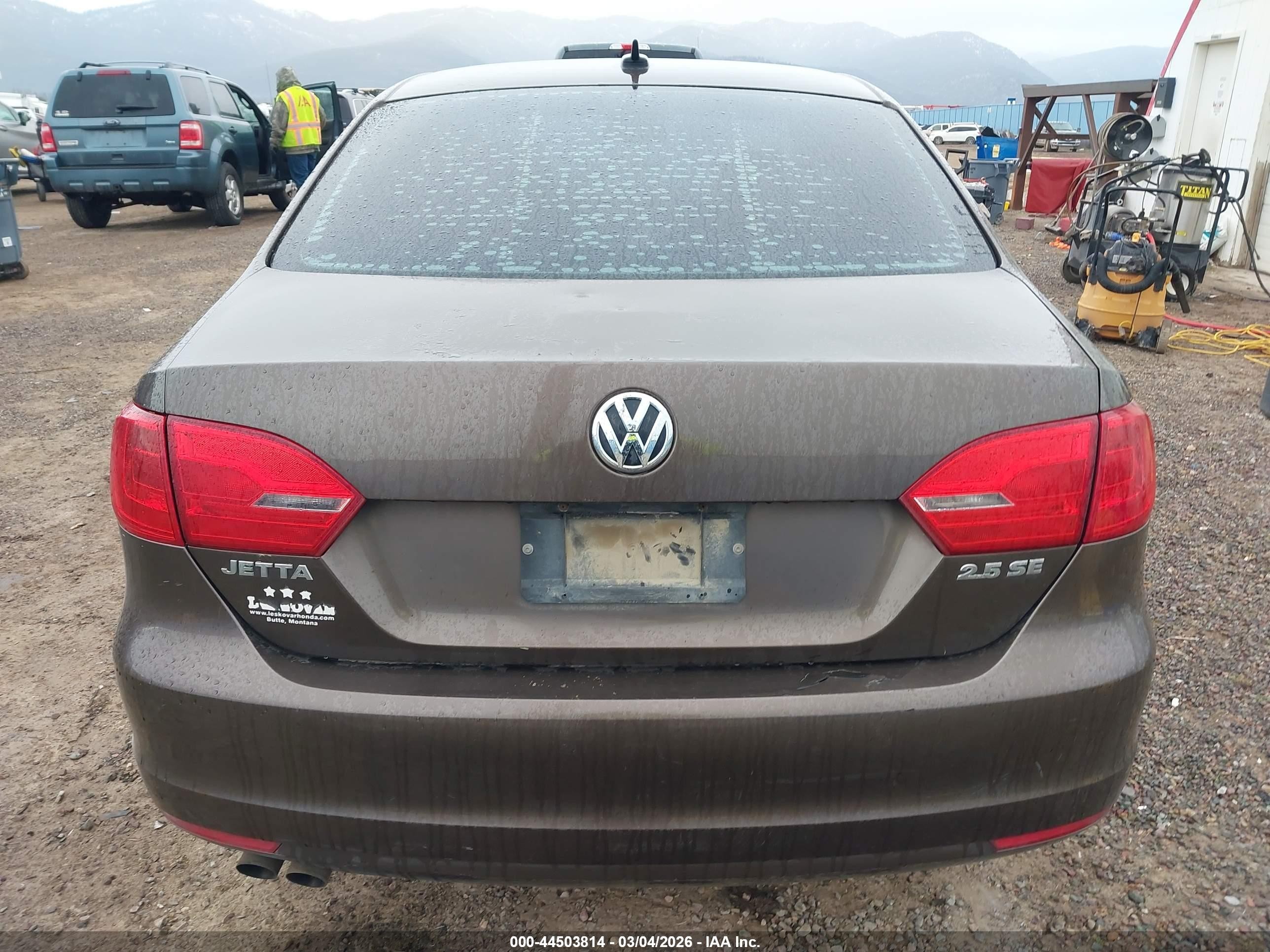 2011 Volkswagen Jetta 2.5l Se Brown vin: 3VWDZ7AJ4BM385373