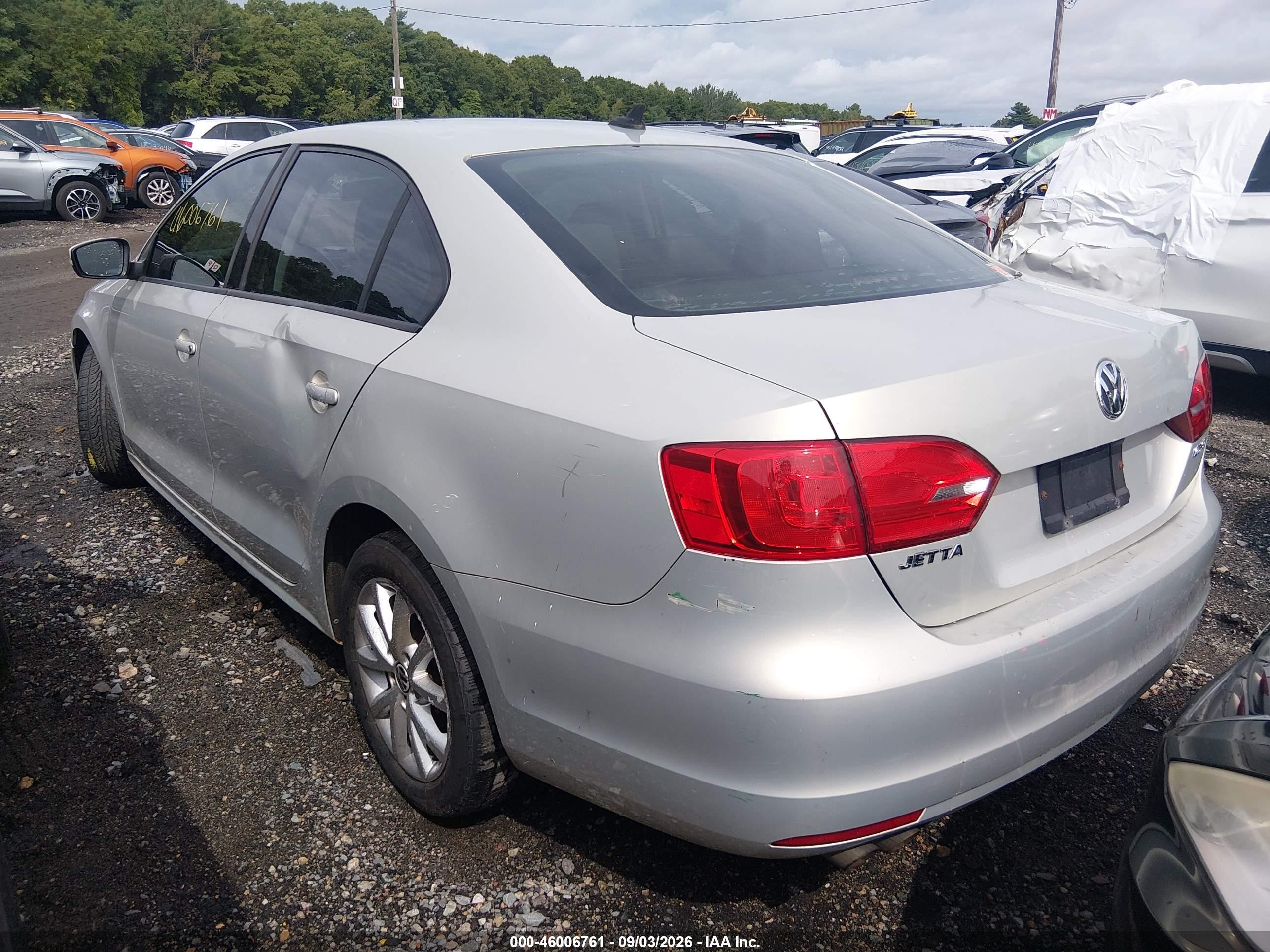 2011 Volkswagen Jetta 2.5l Se Silver vin: 3VWDZ7AJ5BM320175