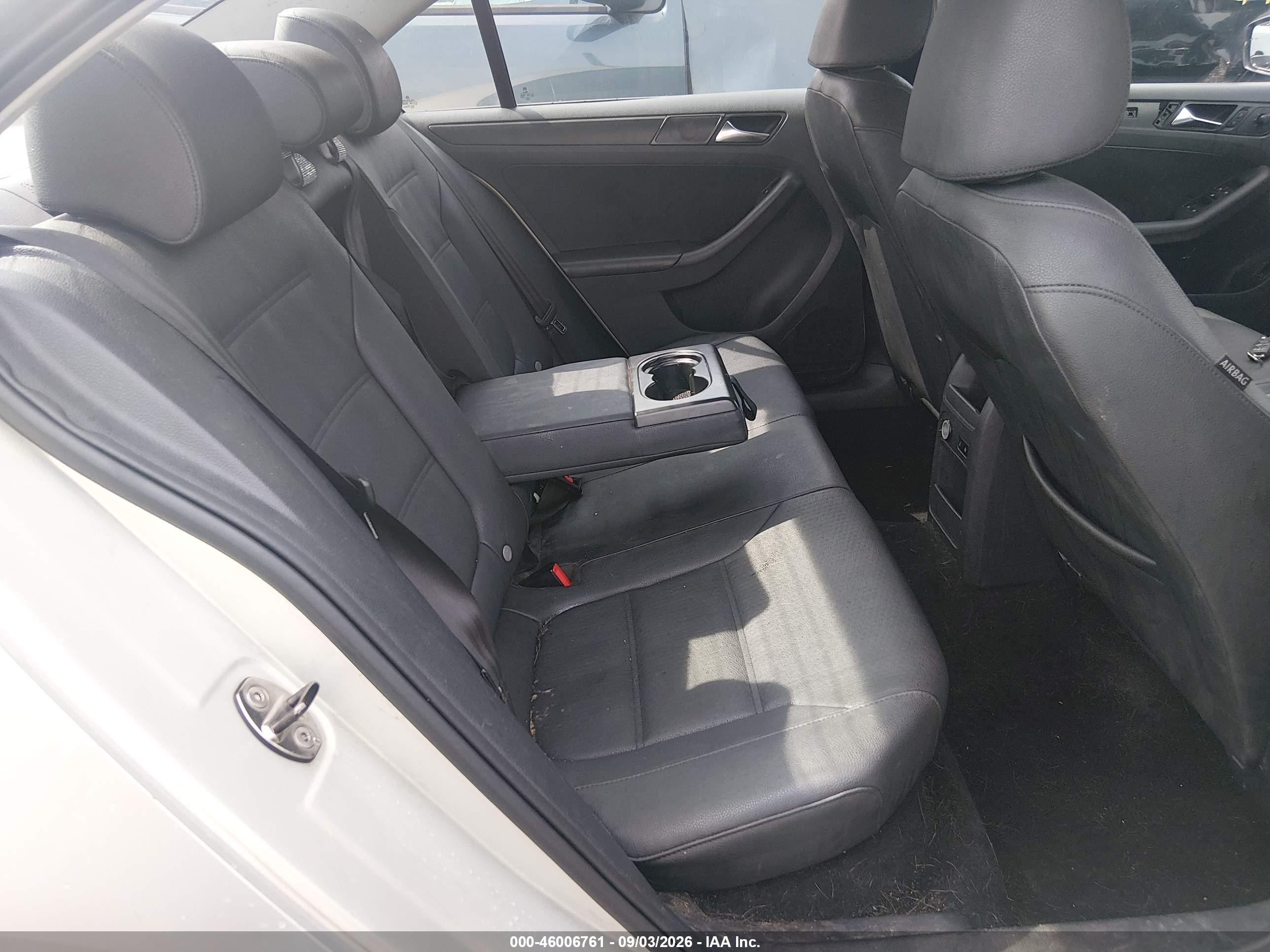 2011 Volkswagen Jetta 2.5l Se Silver vin: 3VWDZ7AJ5BM320175