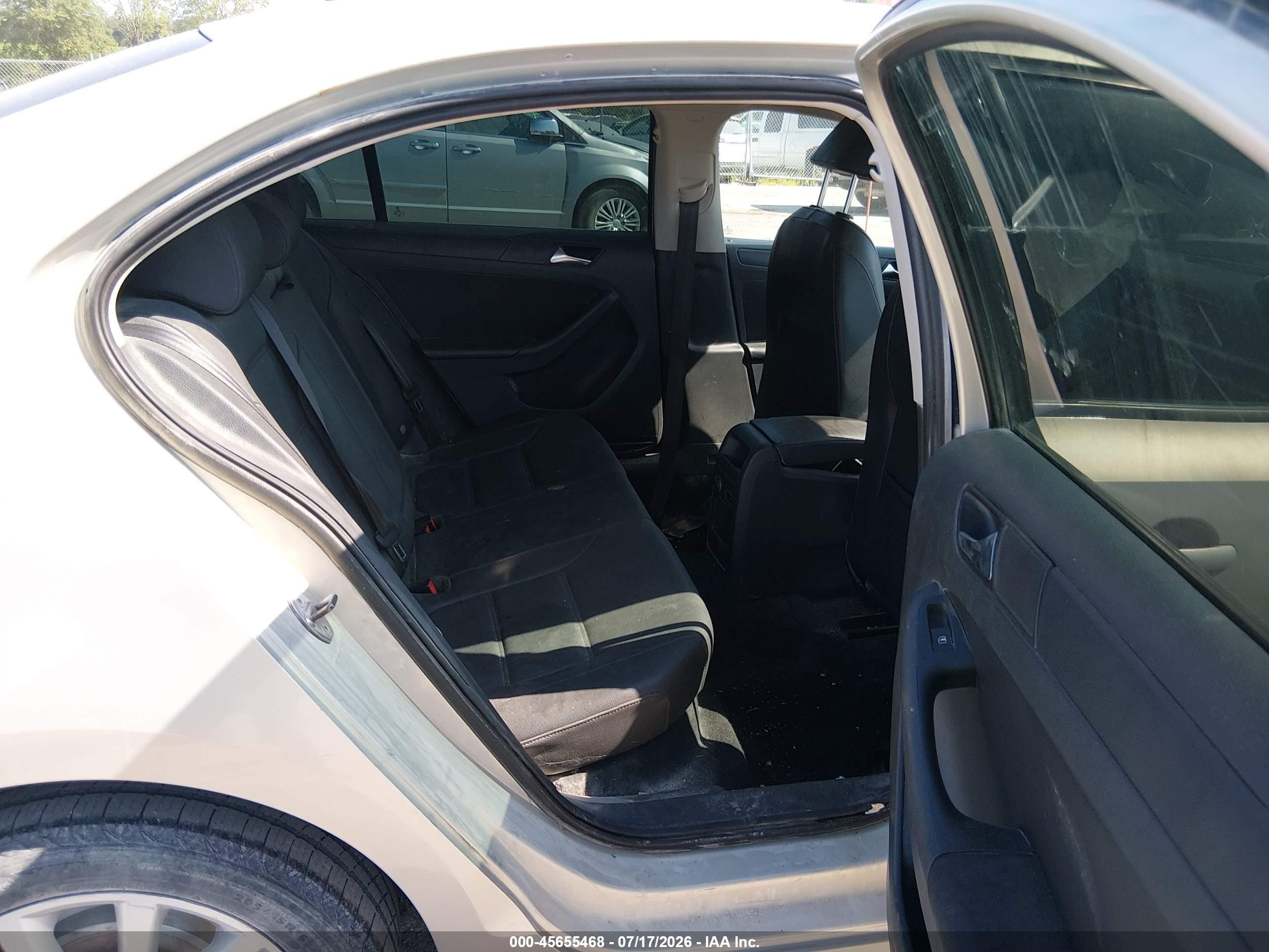 2011 Volkswagen Jetta 2.5l Se Silver vin: 3VWDZ7AJ5BM321732