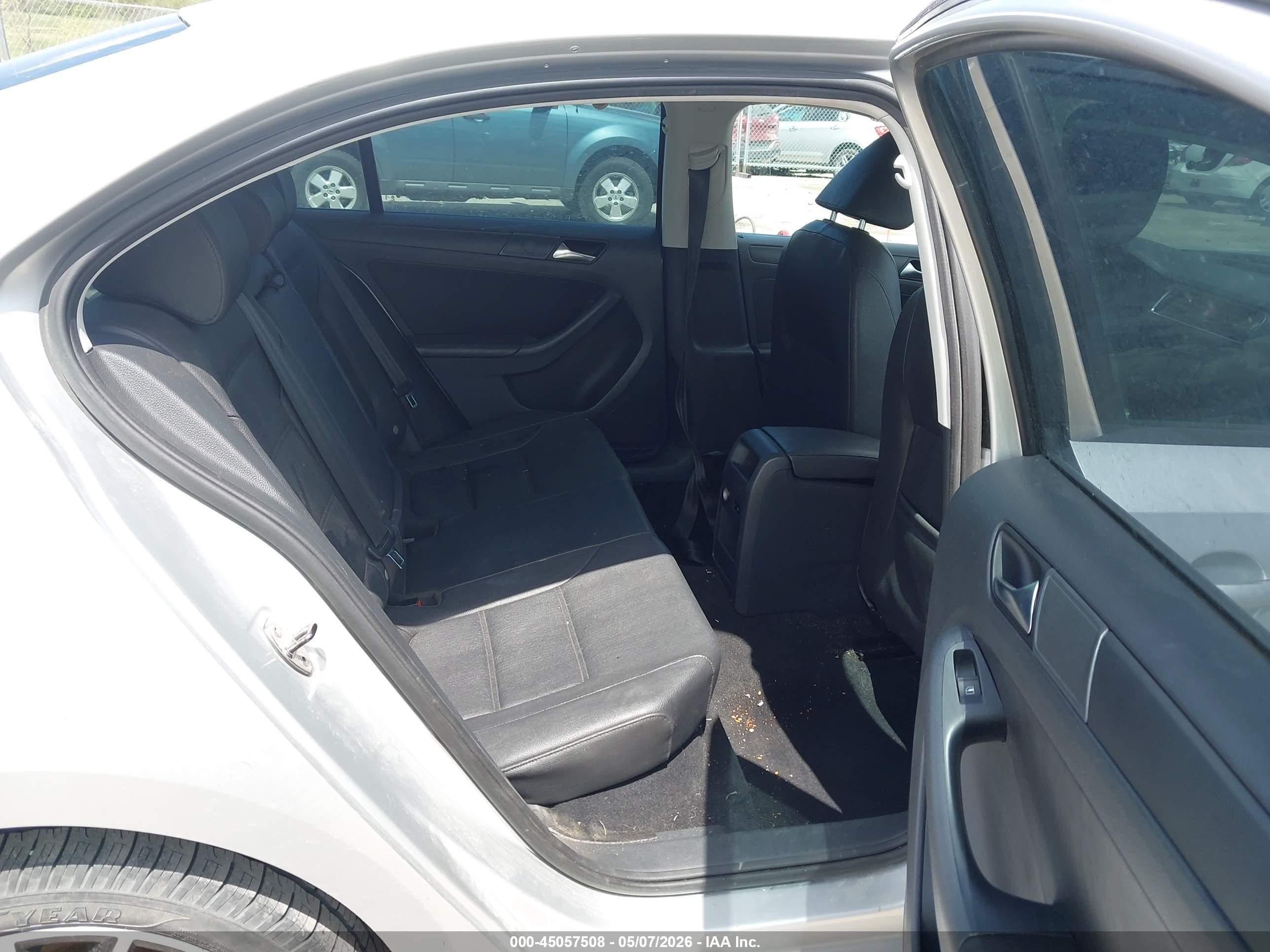 2011 Volkswagen Jetta 2.5l Se Серебряный vin: 3VWDZ7AJ5BM371515