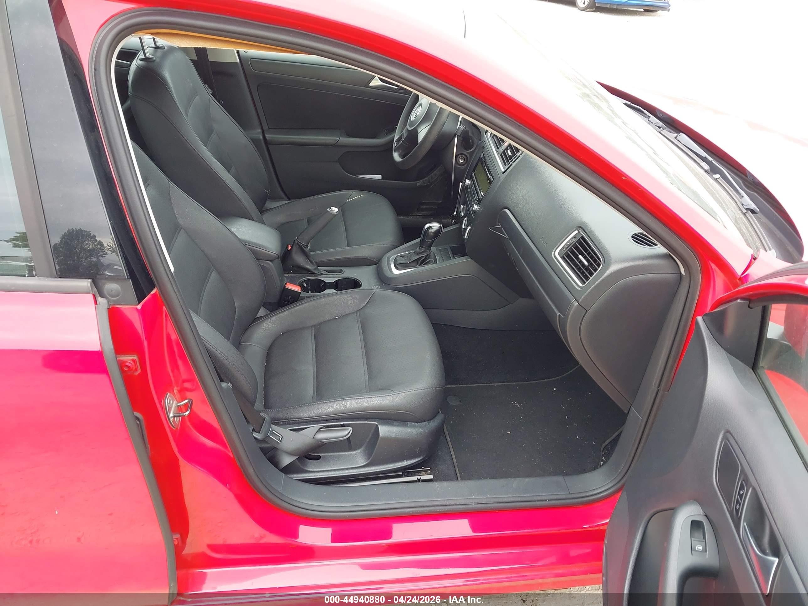2011 Volkswagen Jetta 2.5l Se Red vin: 3VWDZ7AJ5BM399654