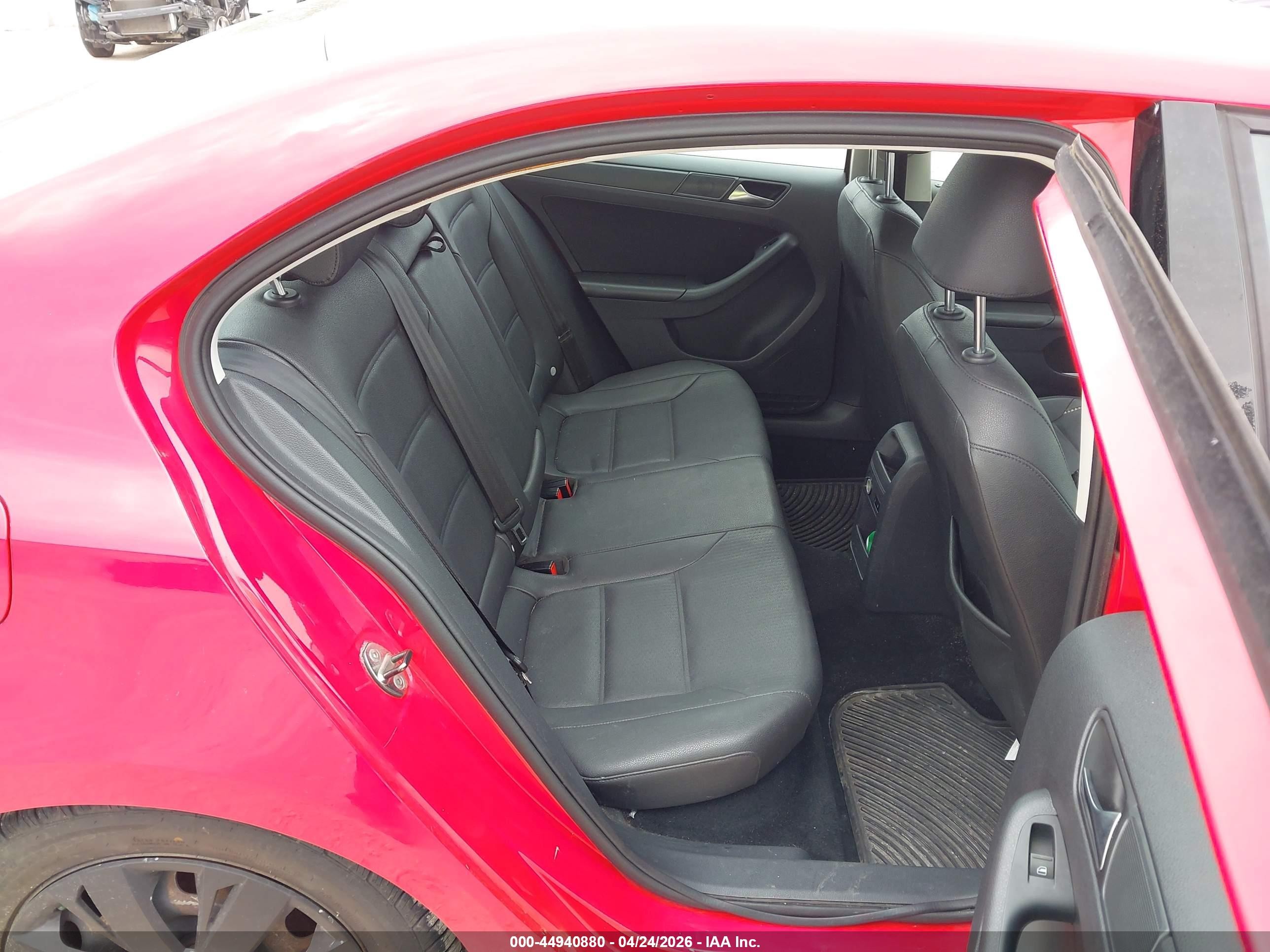 2011 Volkswagen Jetta 2.5l Se Red vin: 3VWDZ7AJ5BM399654