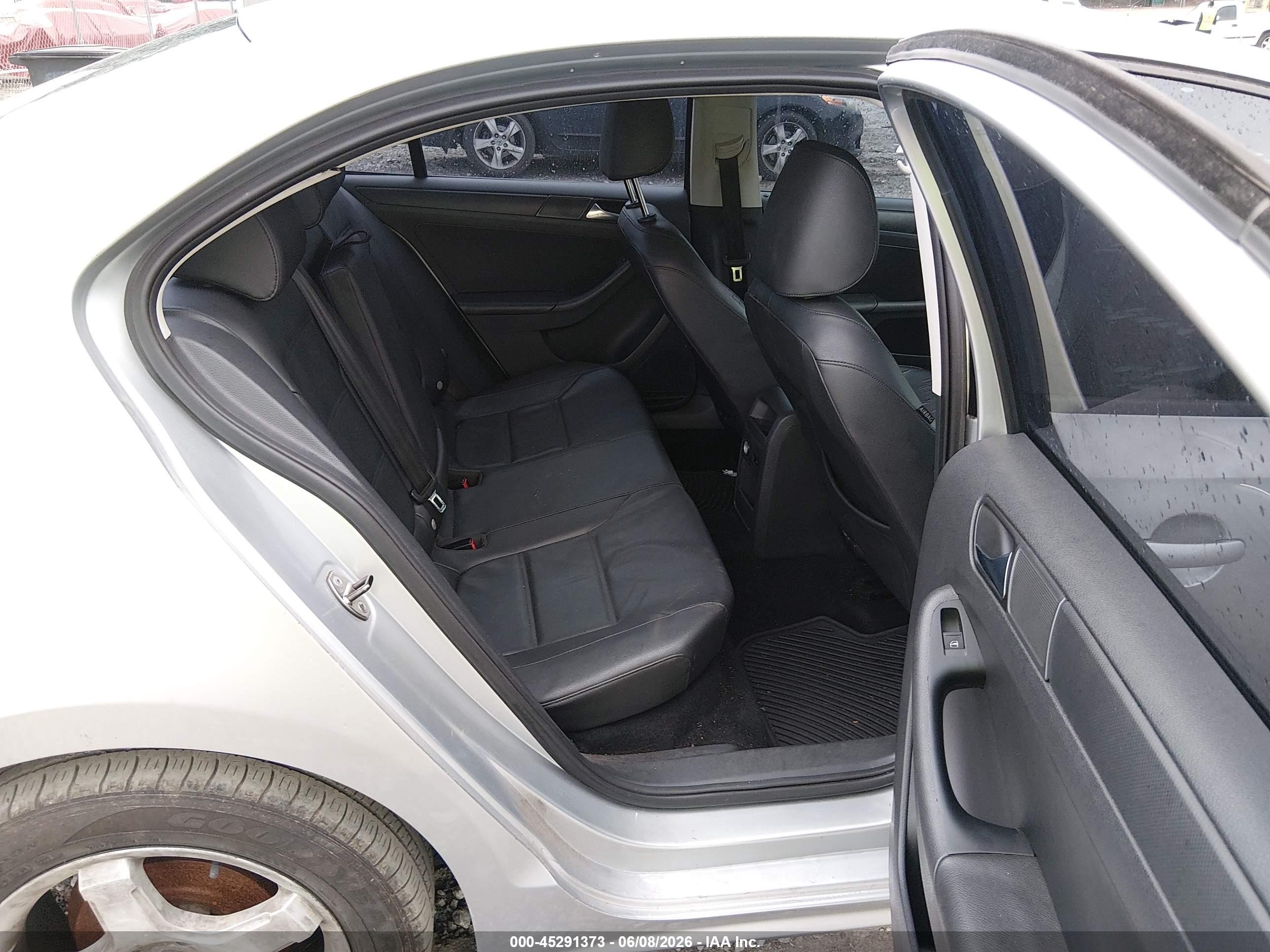 2011 Volkswagen Jetta 2.5l Se Silver vin: 3VWDZ7AJ6BM303532