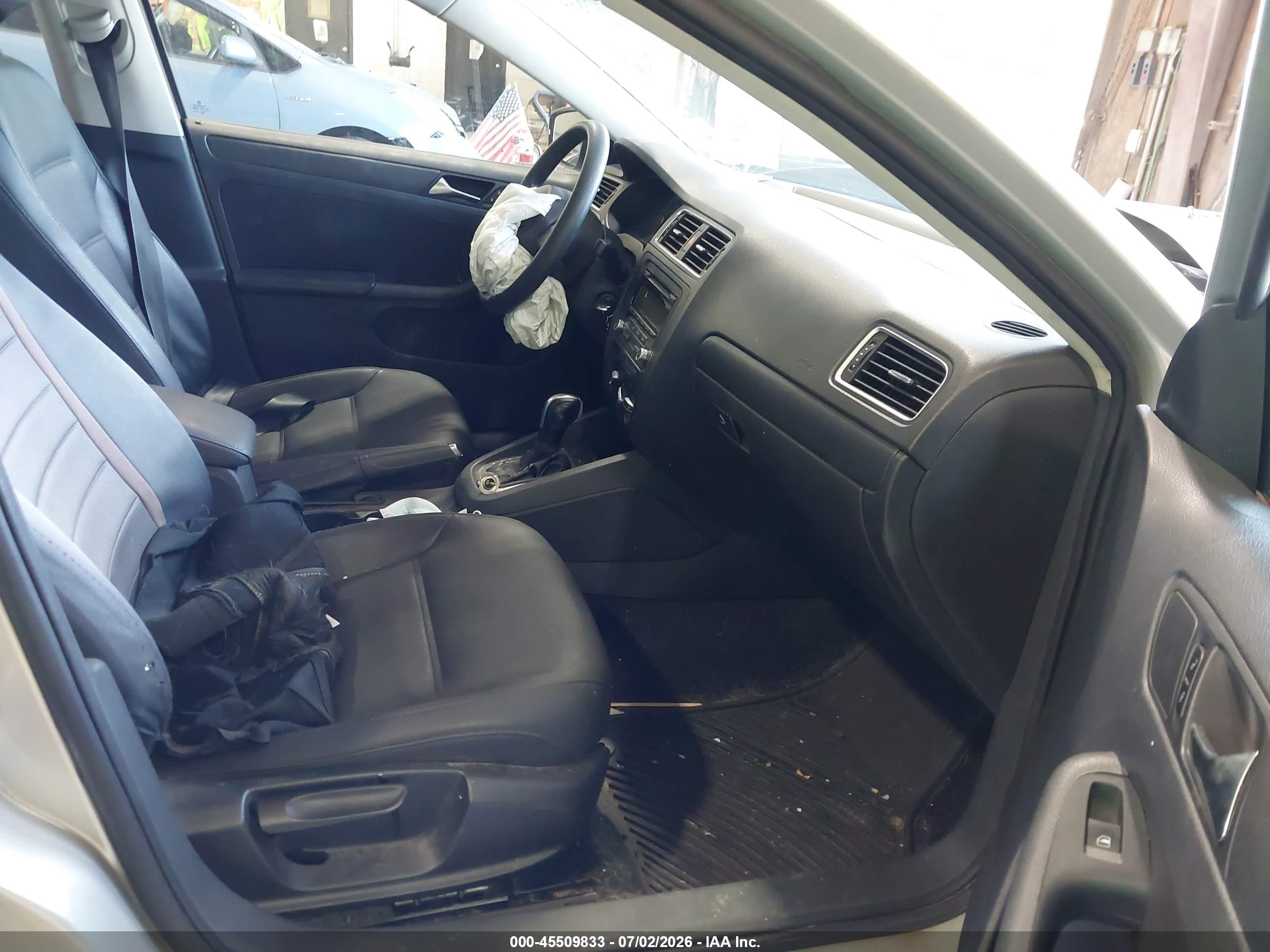 2011 Volkswagen Jetta 2.5l Se Silver vin: 3VWDZ7AJ6BM305765