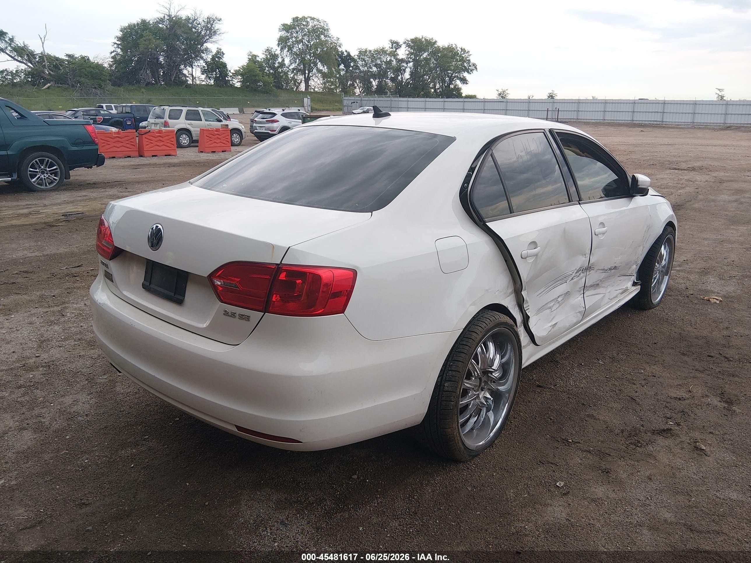 2011 Volkswagen Jetta 2.5l Se Белый vin: 3VWDZ7AJ6BM309735
