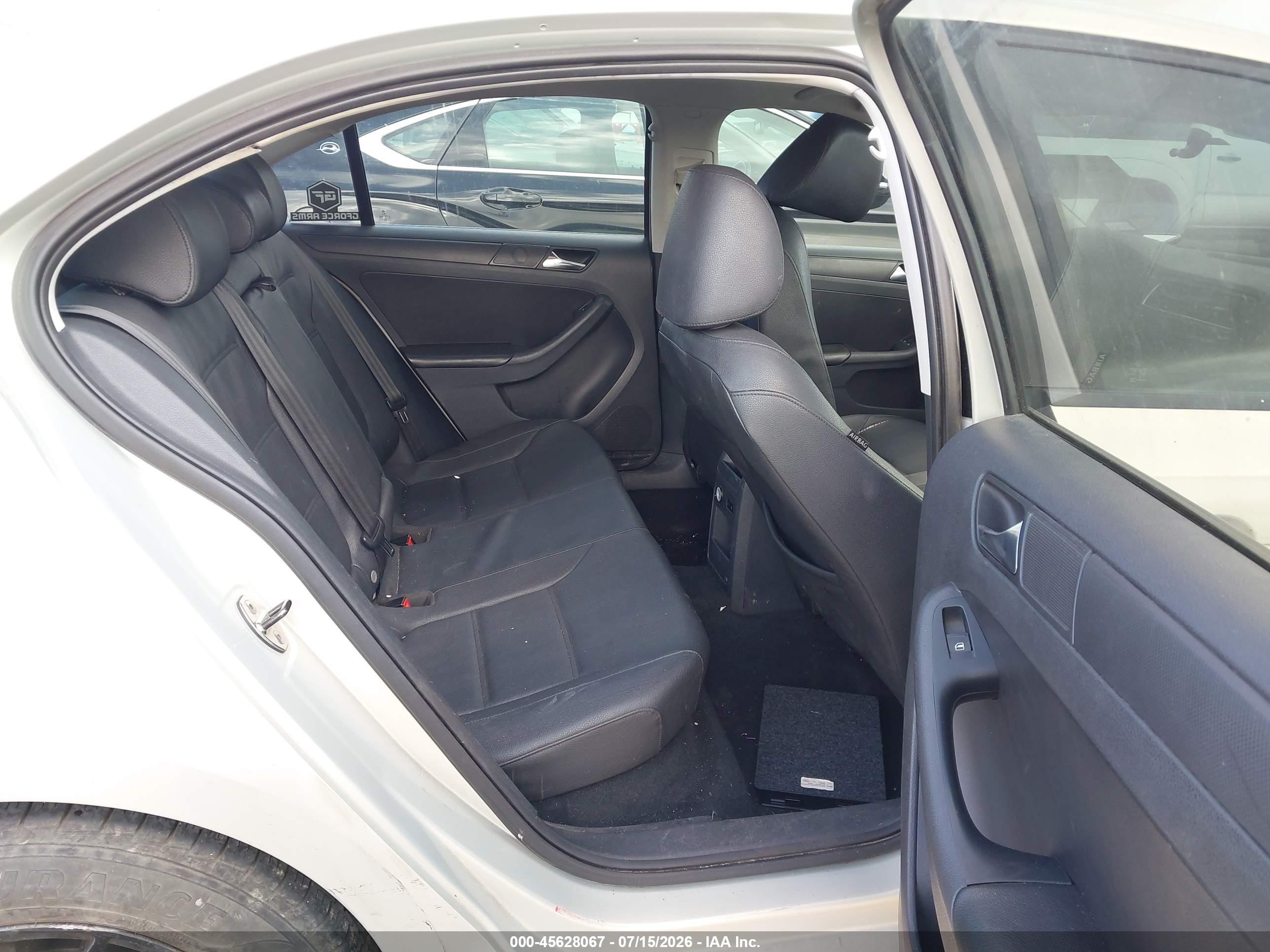 2011 Volkswagen Jetta 2.5l Se Silver vin: 3VWDZ7AJ6BM311985