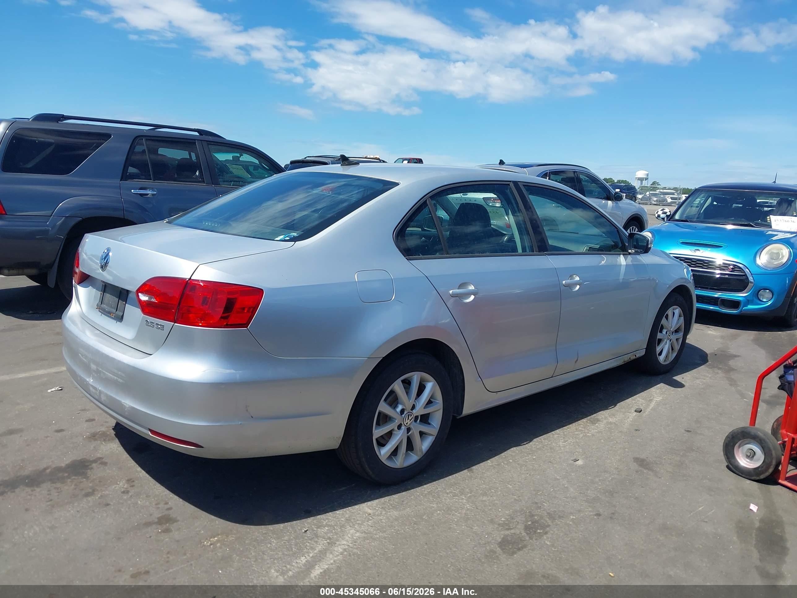 2011 Volkswagen Jetta 2.5l Se Silver vin: 3VWDZ7AJ8BM317934