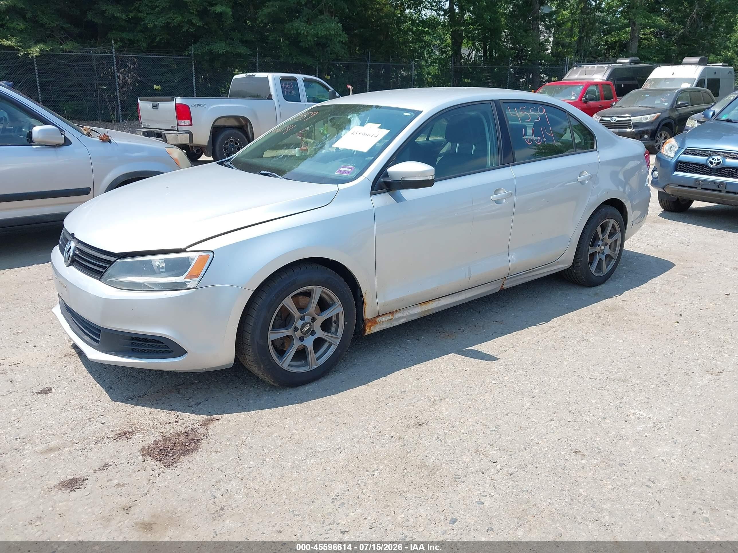 2011 Volkswagen Jetta 2.5l Se Silver vin: 3VWDZ7AJ8BM346057