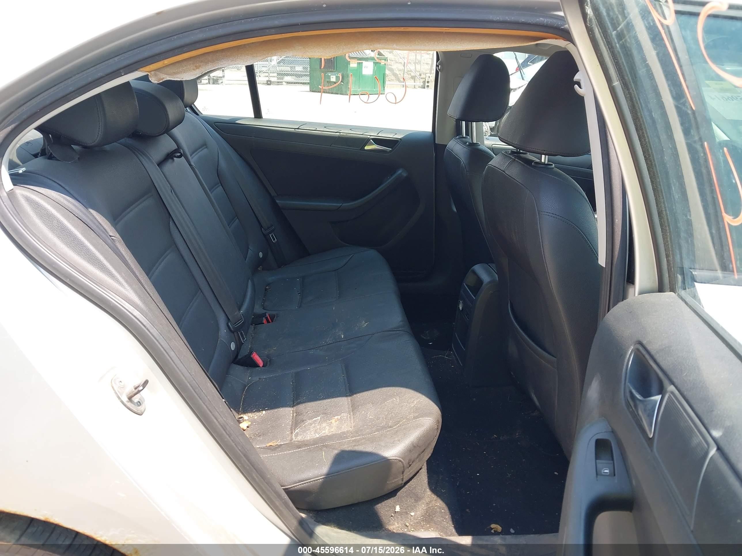 2011 Volkswagen Jetta 2.5l Se Silver vin: 3VWDZ7AJ8BM346057