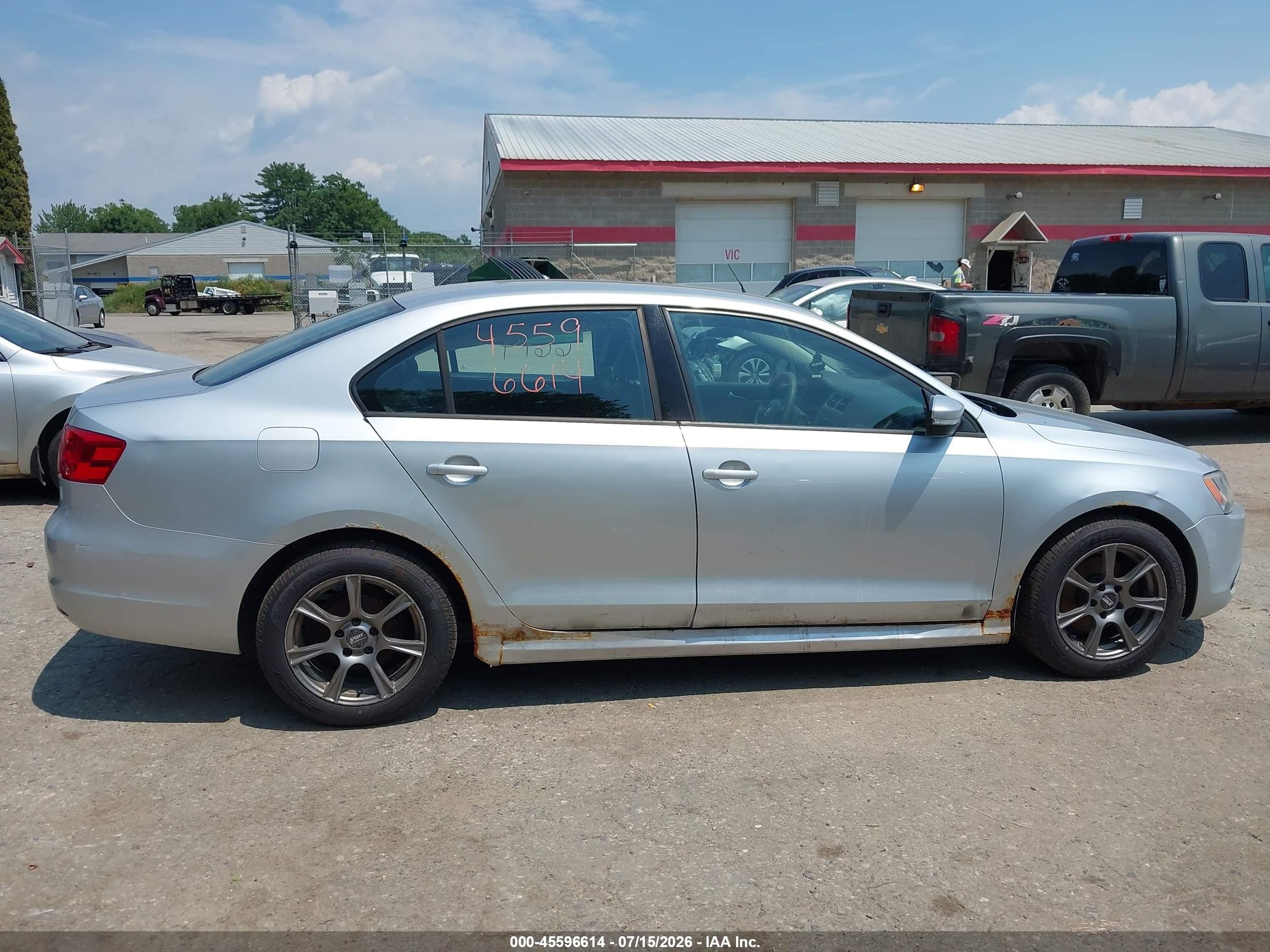 2011 Volkswagen Jetta 2.5l Se Silver vin: 3VWDZ7AJ8BM346057