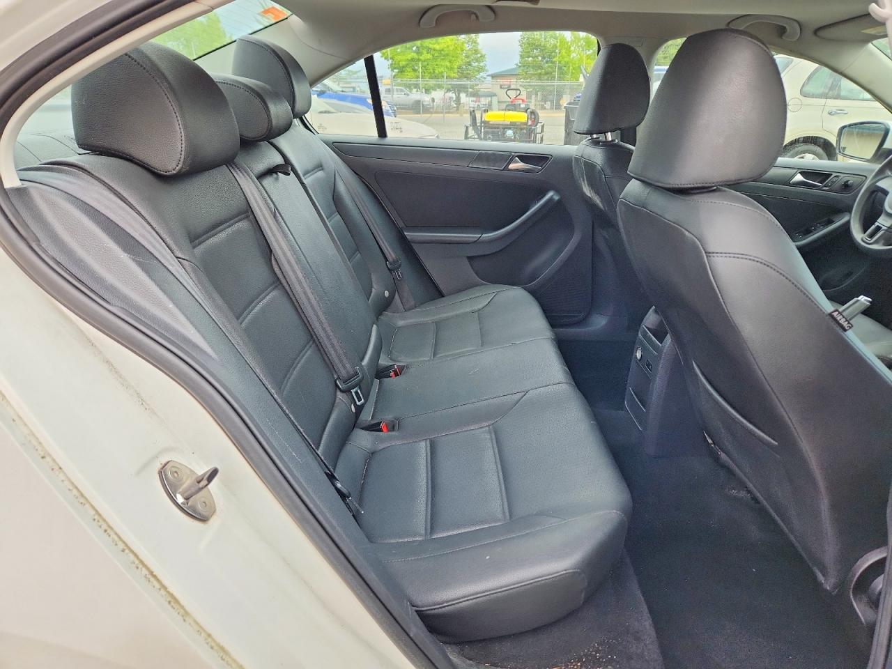2011 Volkswagen Jetta Se White vin: 3VWDZ7AJ8BM375154
