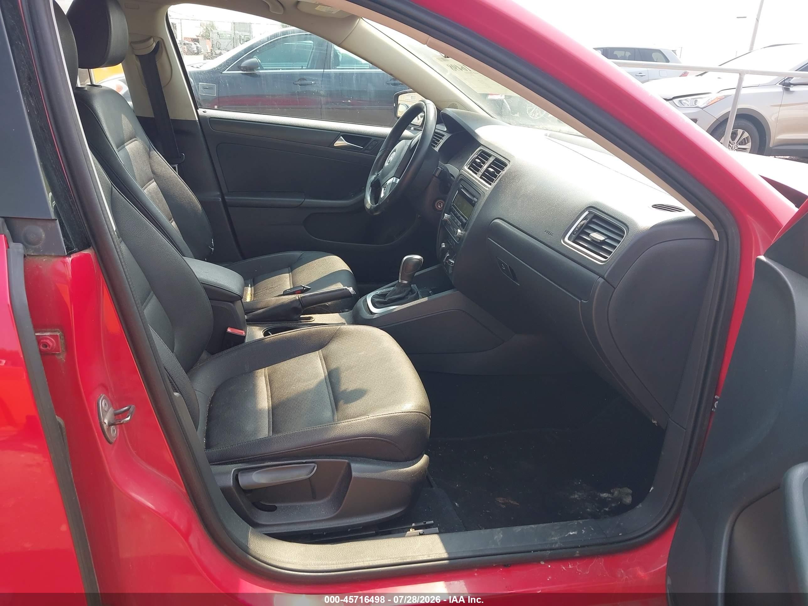 2011 Volkswagen Jetta 2.5l Se Red vin: 3VWDZ7AJ8BM375400