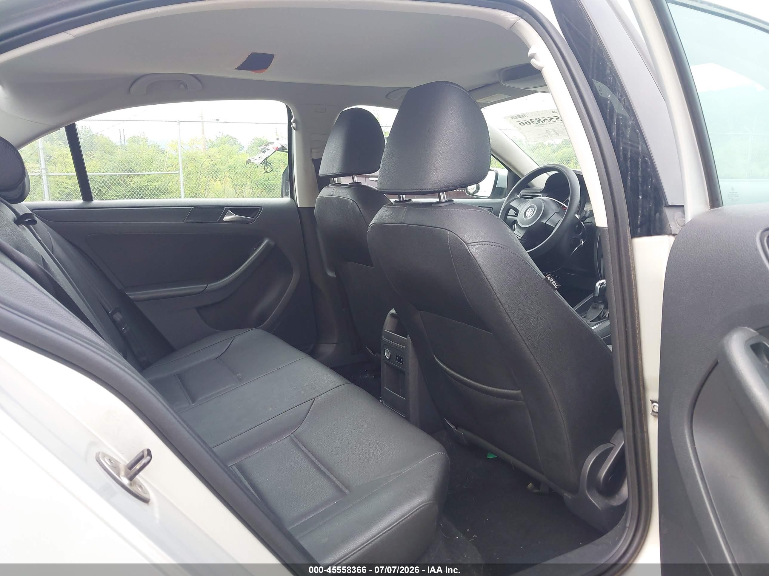 2011 Volkswagen Jetta 2.5l Se Silver vin: 3VWDZ7AJ8BM381309