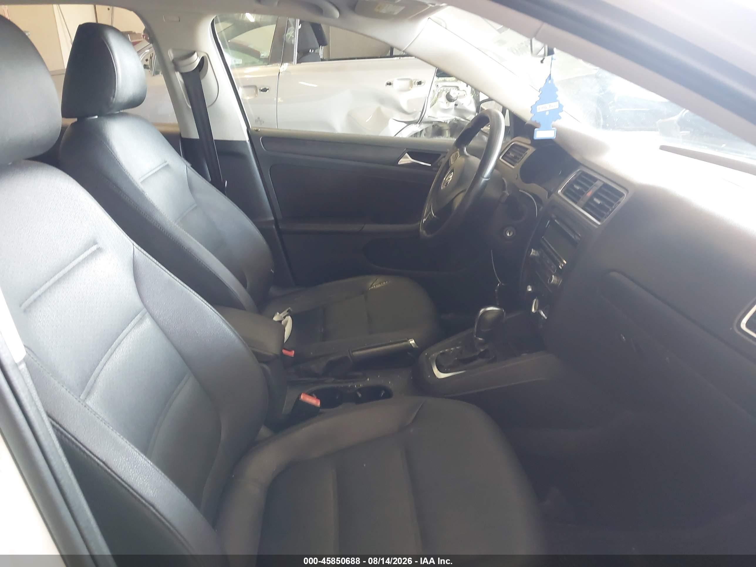 2011 Volkswagen Jetta 2.5l Se Белый vin: 3VWDZ7AJ9BM110680