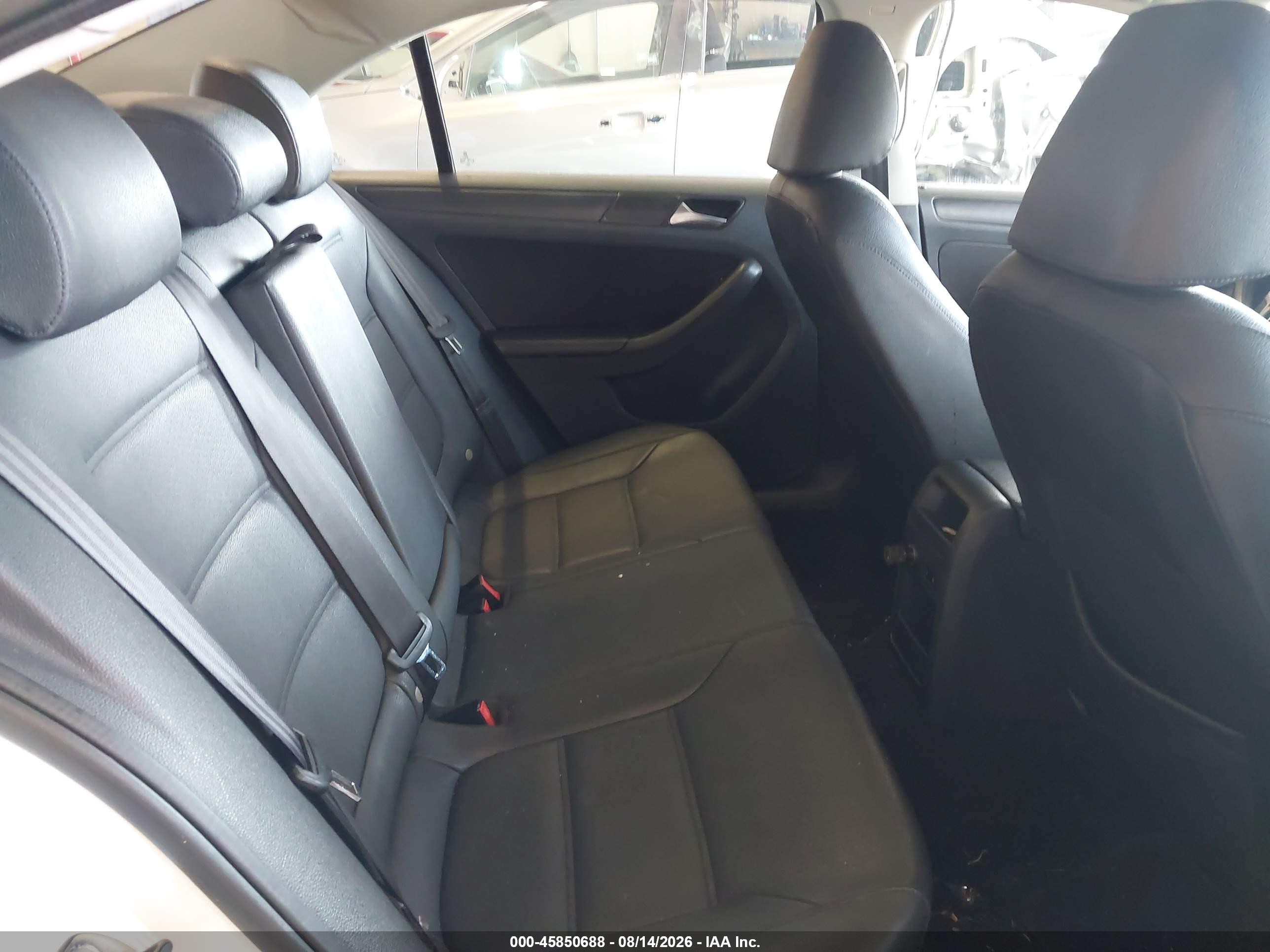 2011 Volkswagen Jetta 2.5l Se Белый vin: 3VWDZ7AJ9BM110680